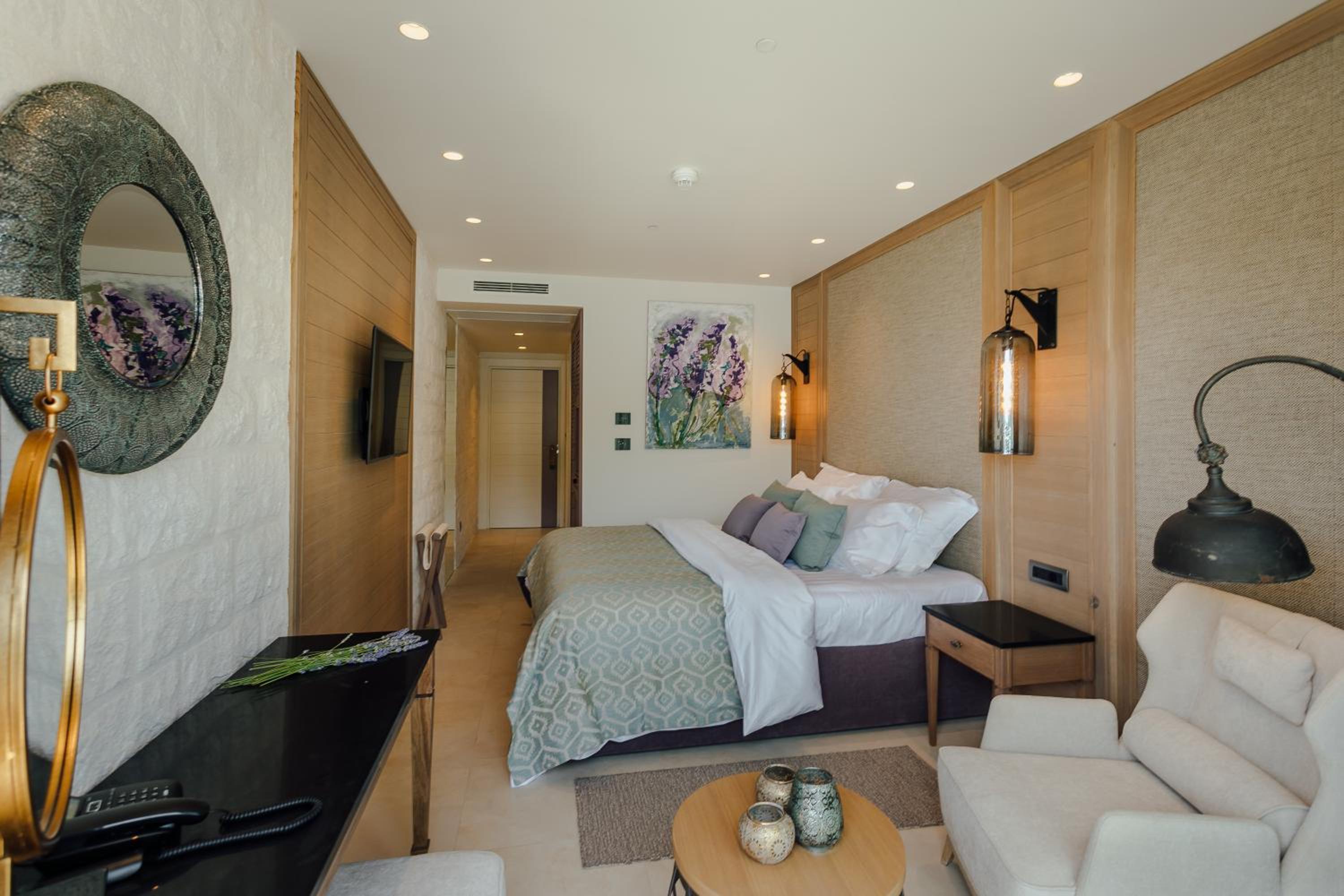Deluxe Double Room with Sea View - Photo 16