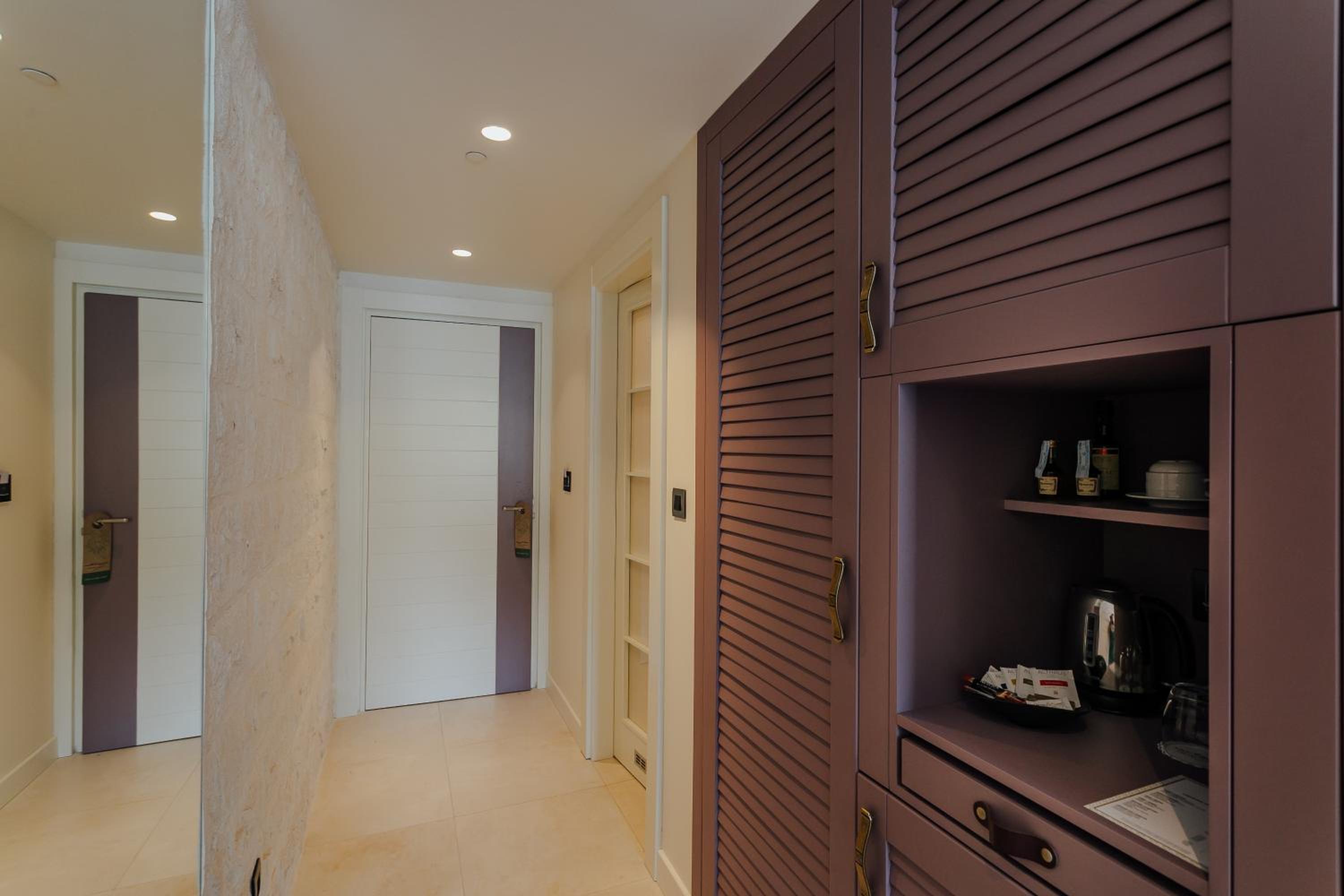 Deluxe Double Room with Sea View - Photo 3