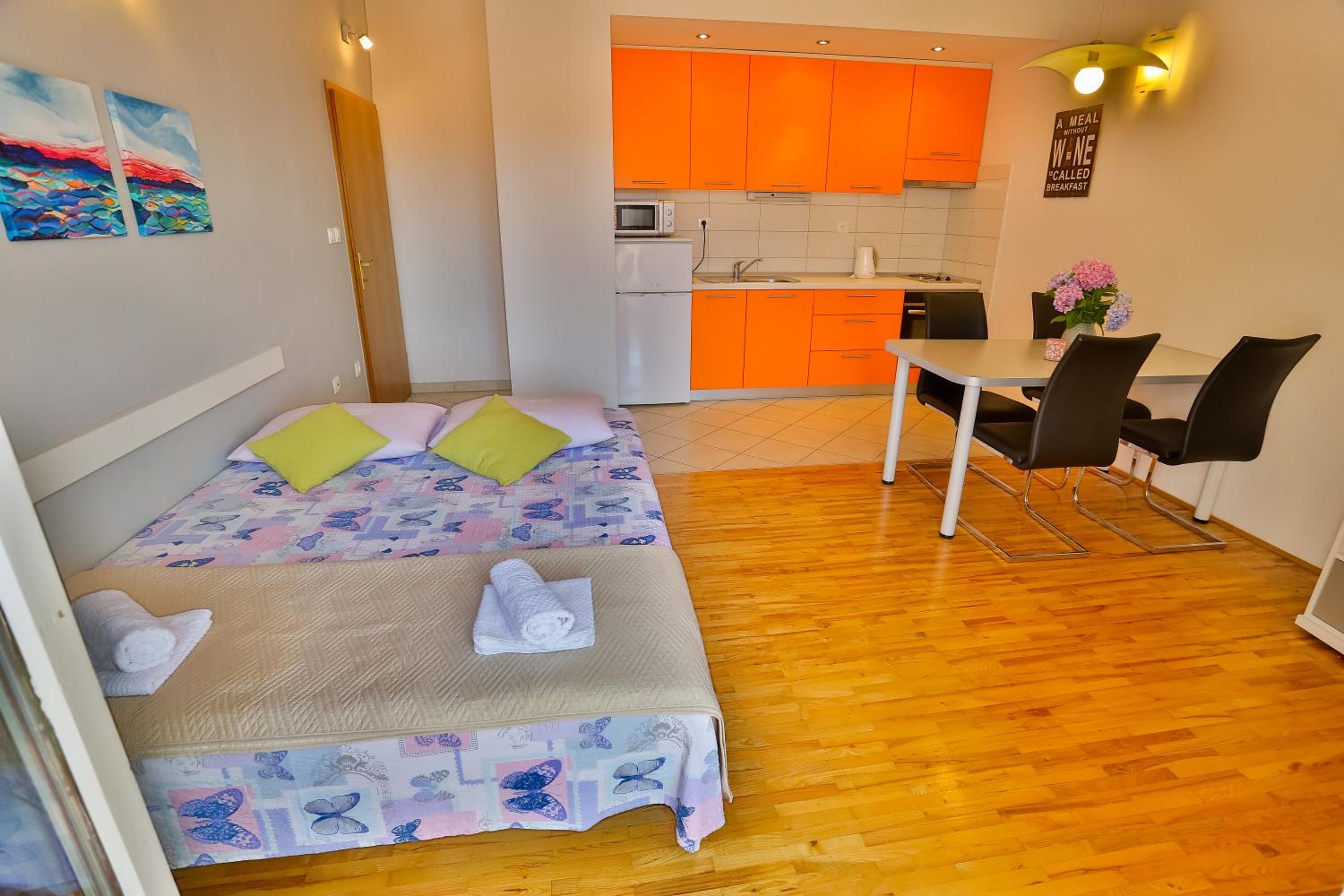 One-Bedroom Apartment with Sea View