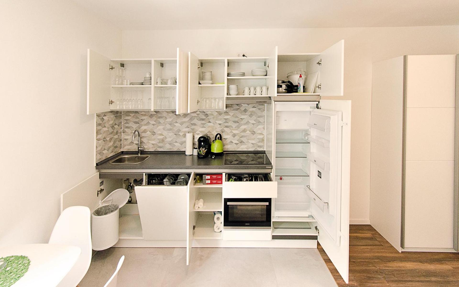 Supreme 2 bedroom apartment with living room and Terrace - Photo 3