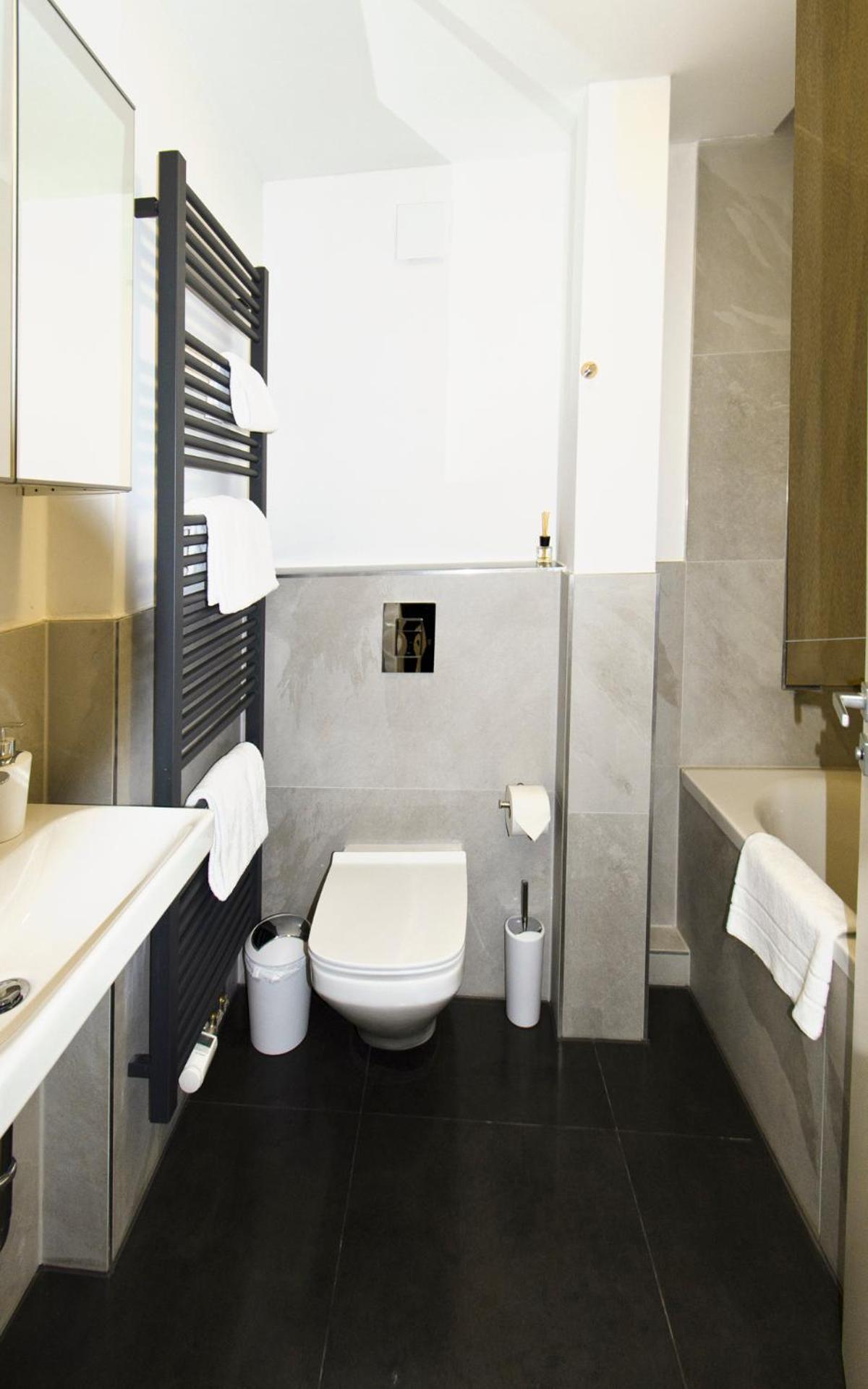 Supreme 2 bedroom apartment with living room and Terrace - Photo 6