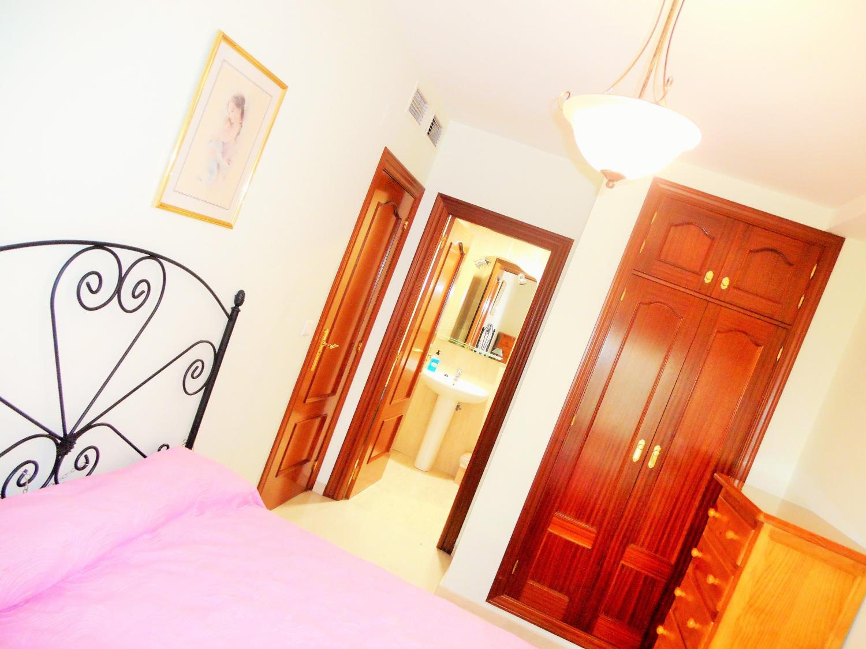 Family Room with Private Bathroom - Photo 20