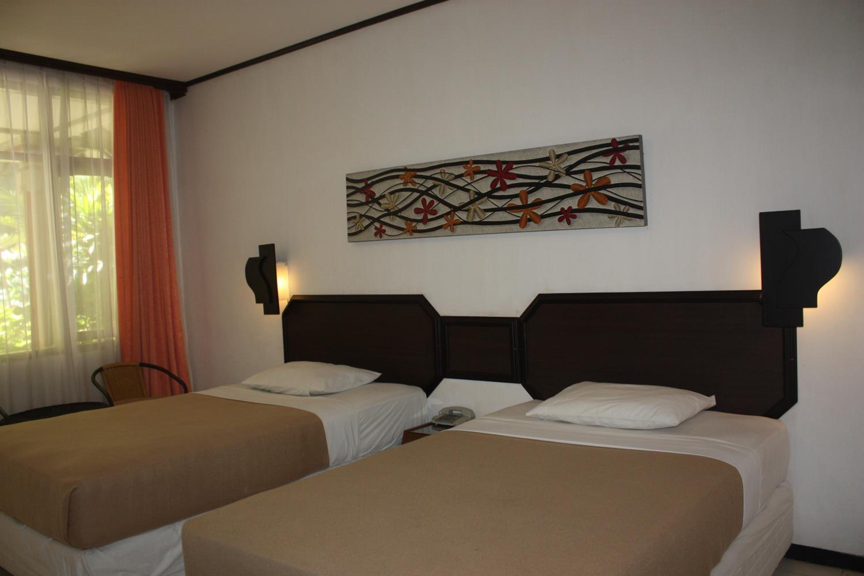 Deluxe Double or Twin Room - Photo 7