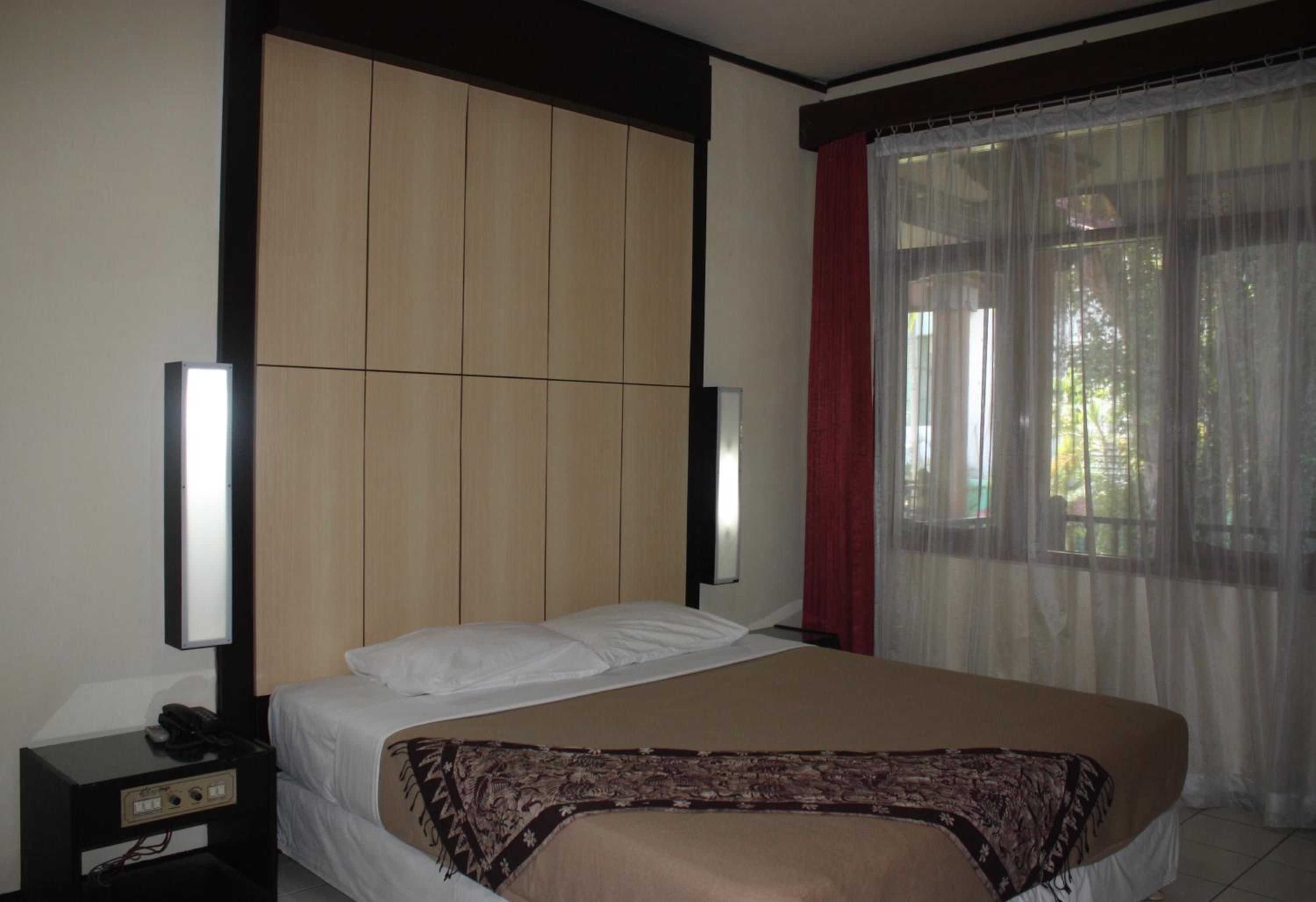 Deluxe Double or Twin Room - Photo 8