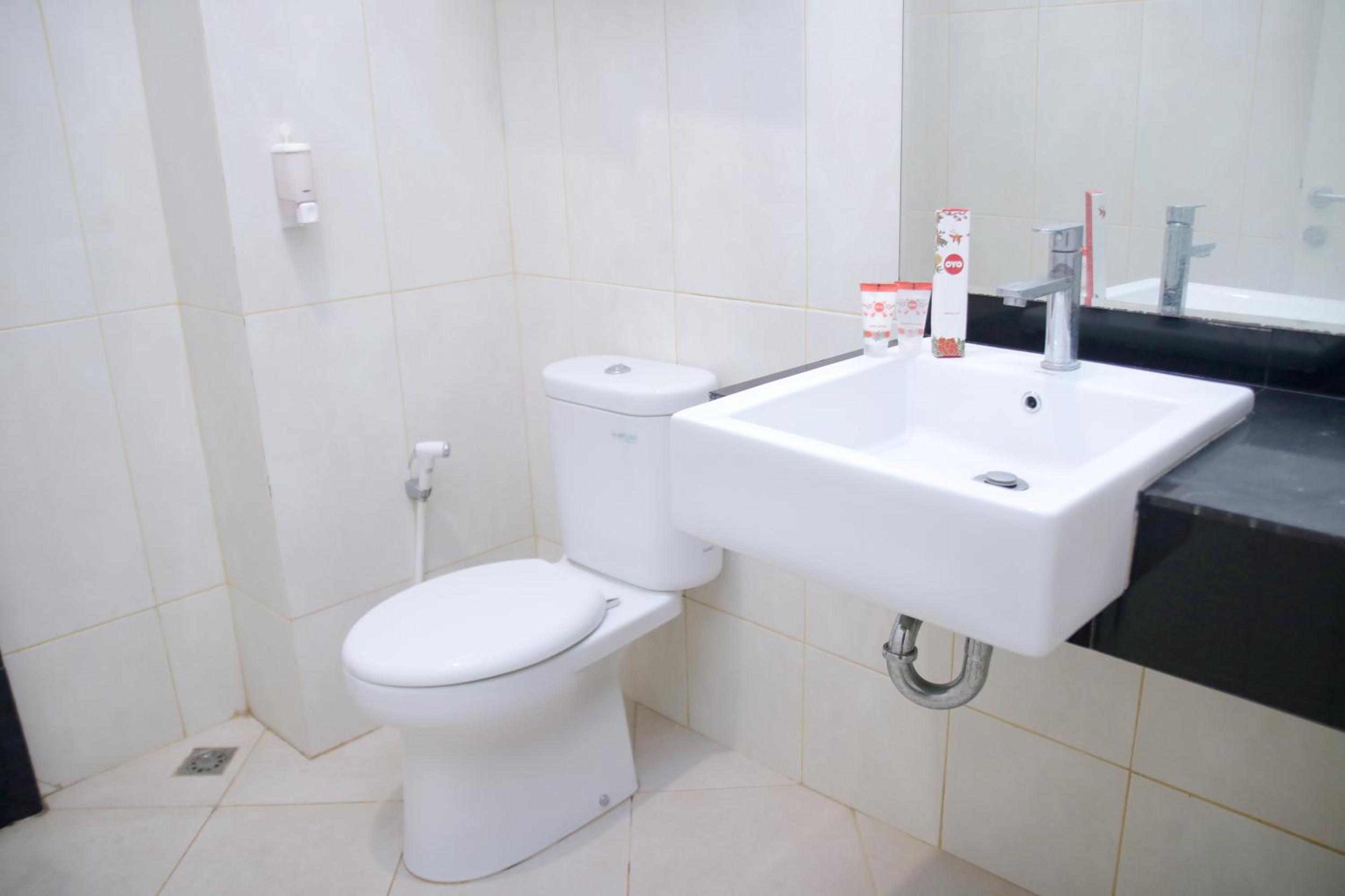 Standard Double Room - Photo 6