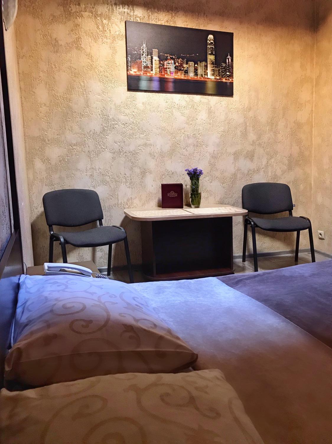 Family Room with a Queen Size Bed photo 2
