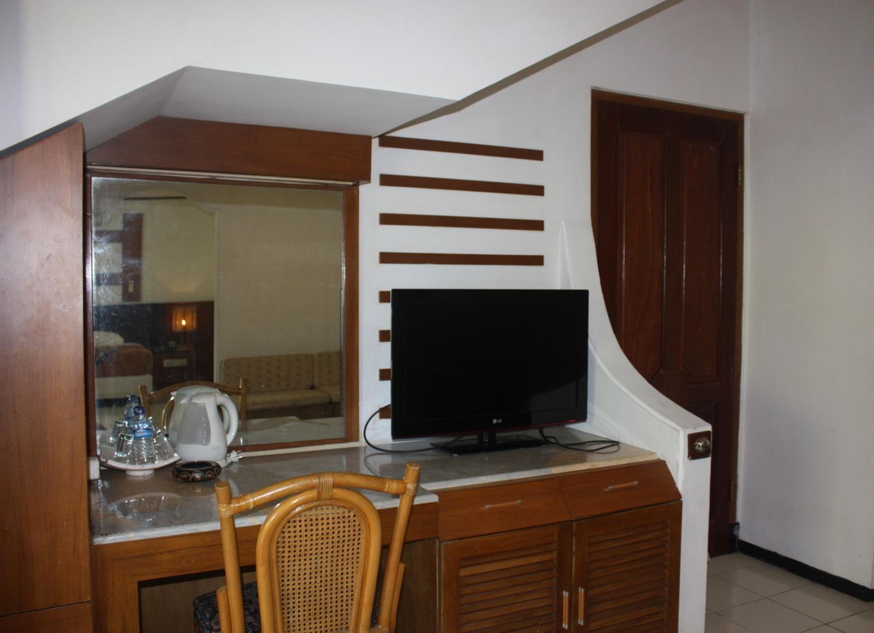 Deluxe Double or Twin Room - Photo 9
