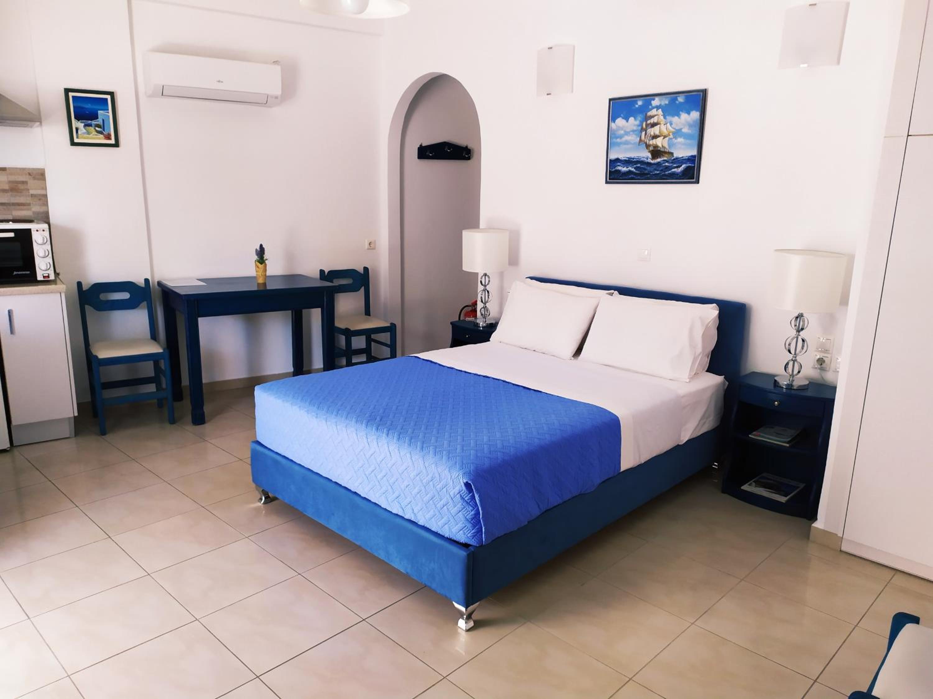 One-Bedroom Deluxe Apartment