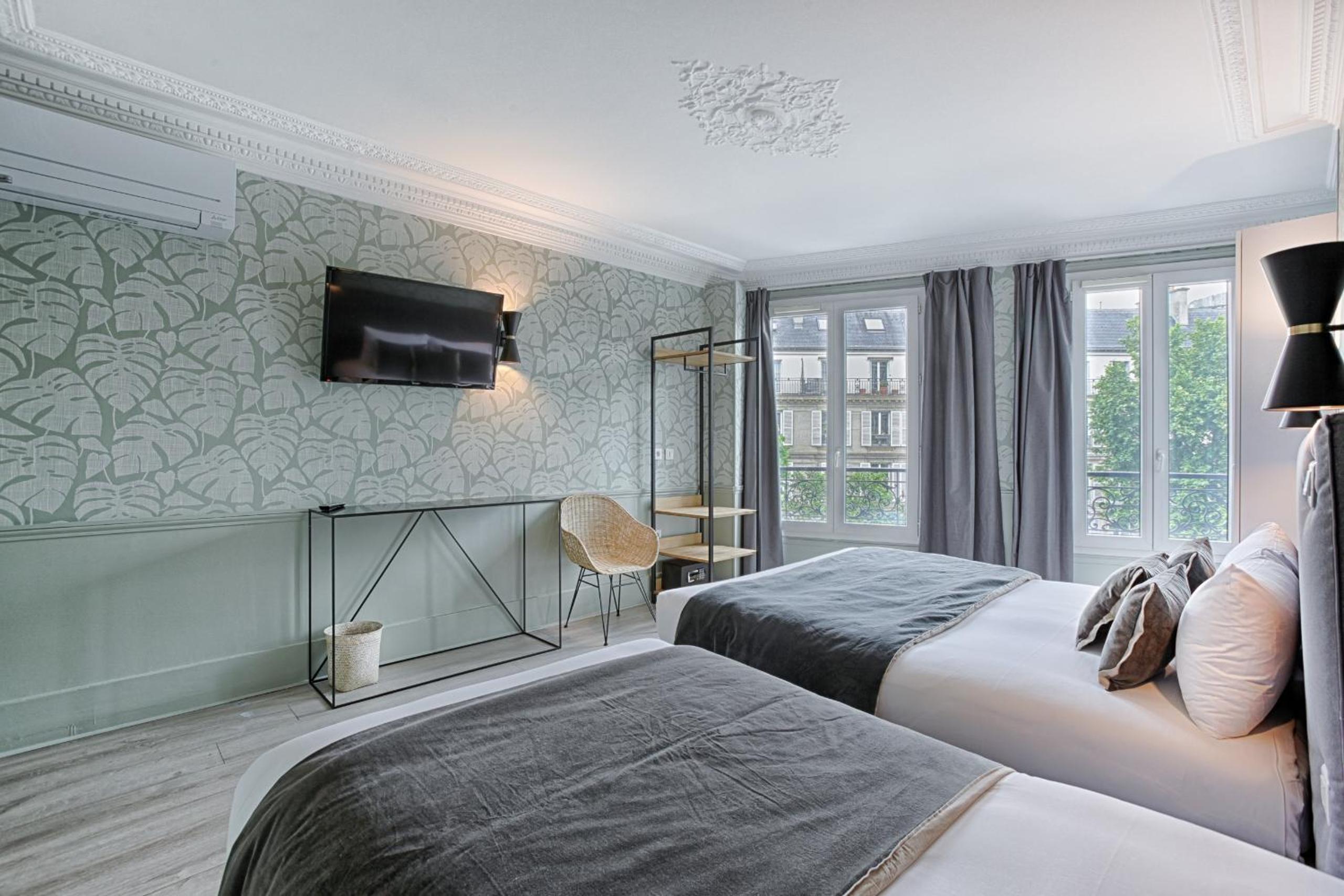 Deluxe Triple Room photo 2