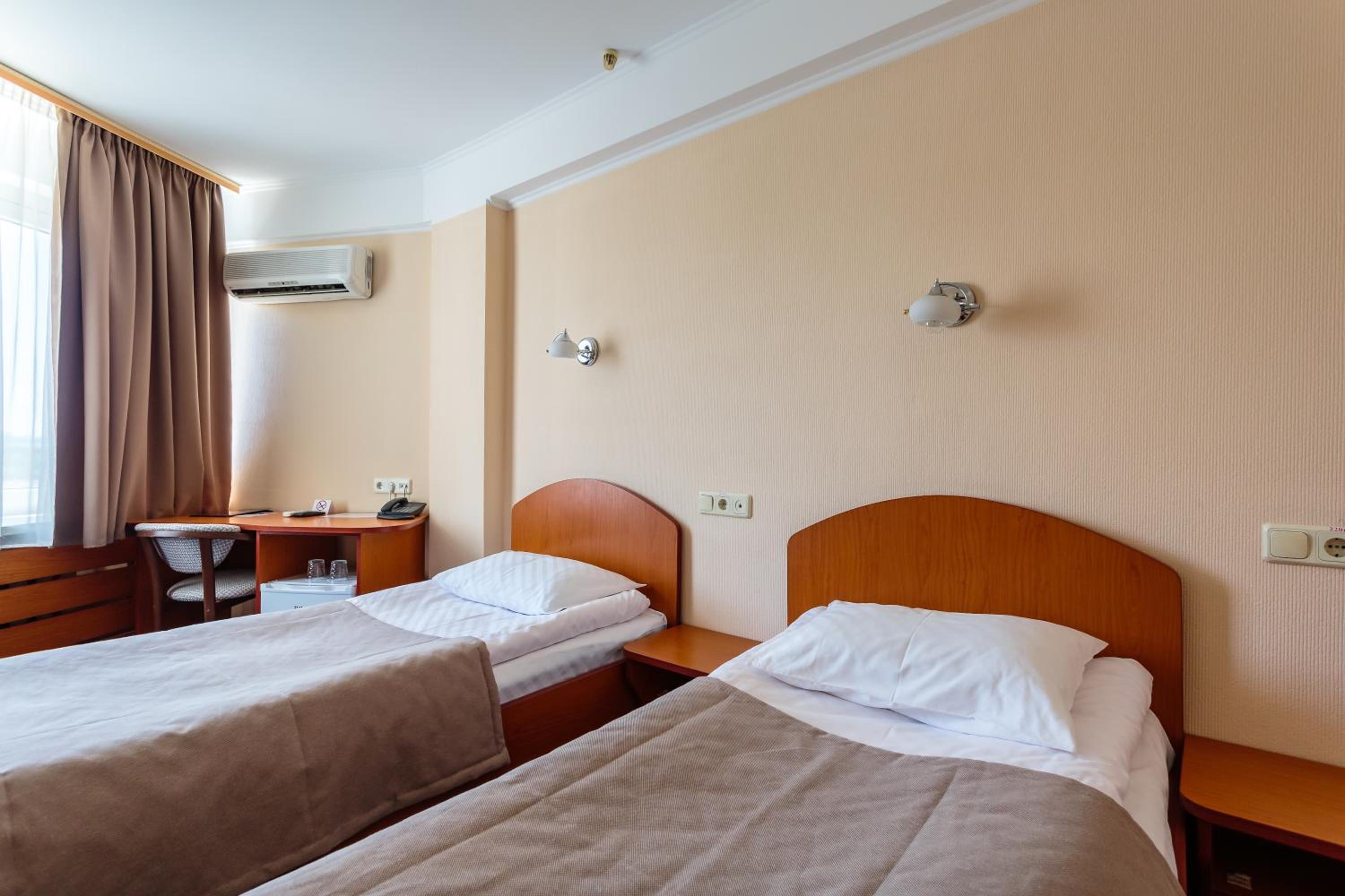 Standard Twin Room photo 2