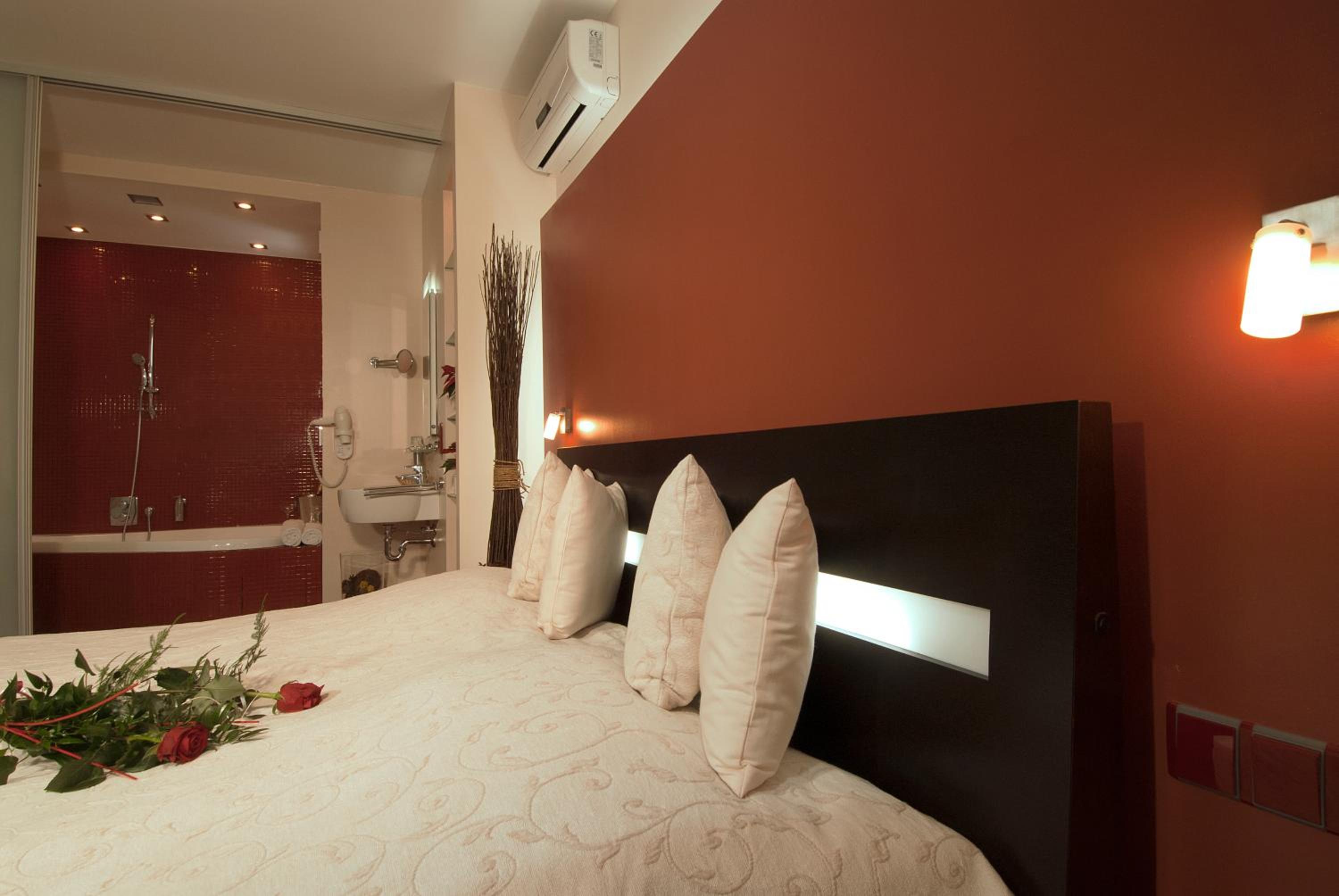 Suite with Balcony - Photo 1