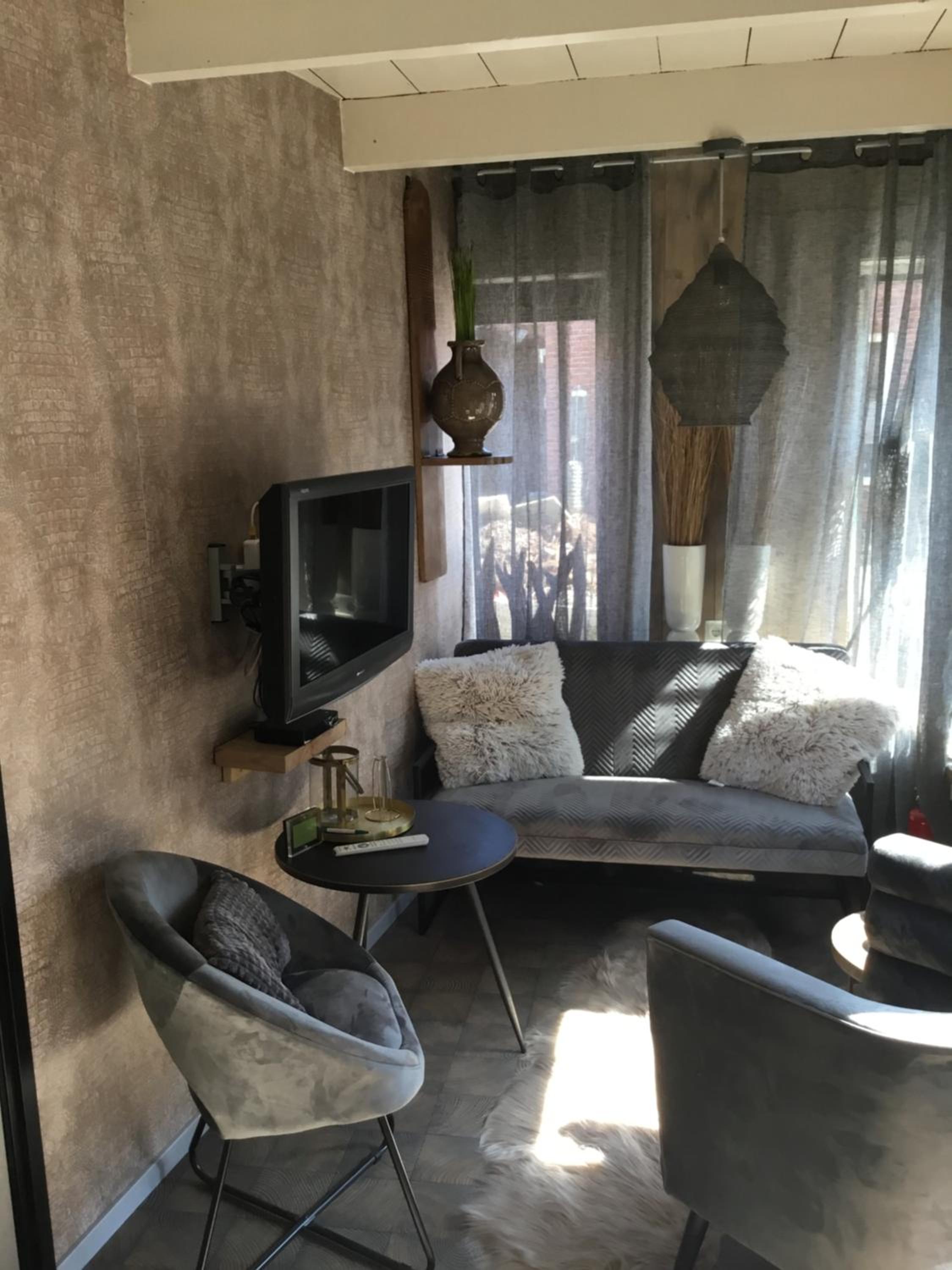 Apartment - Photo 2
