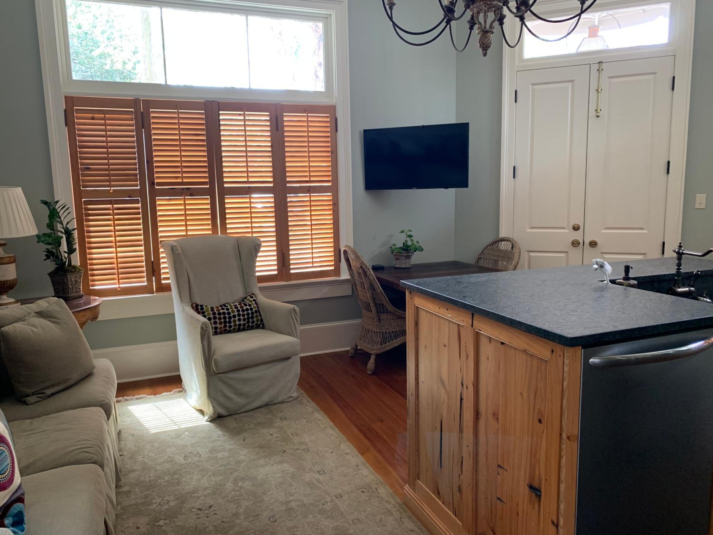 Deluxe King Suite - Photo 1