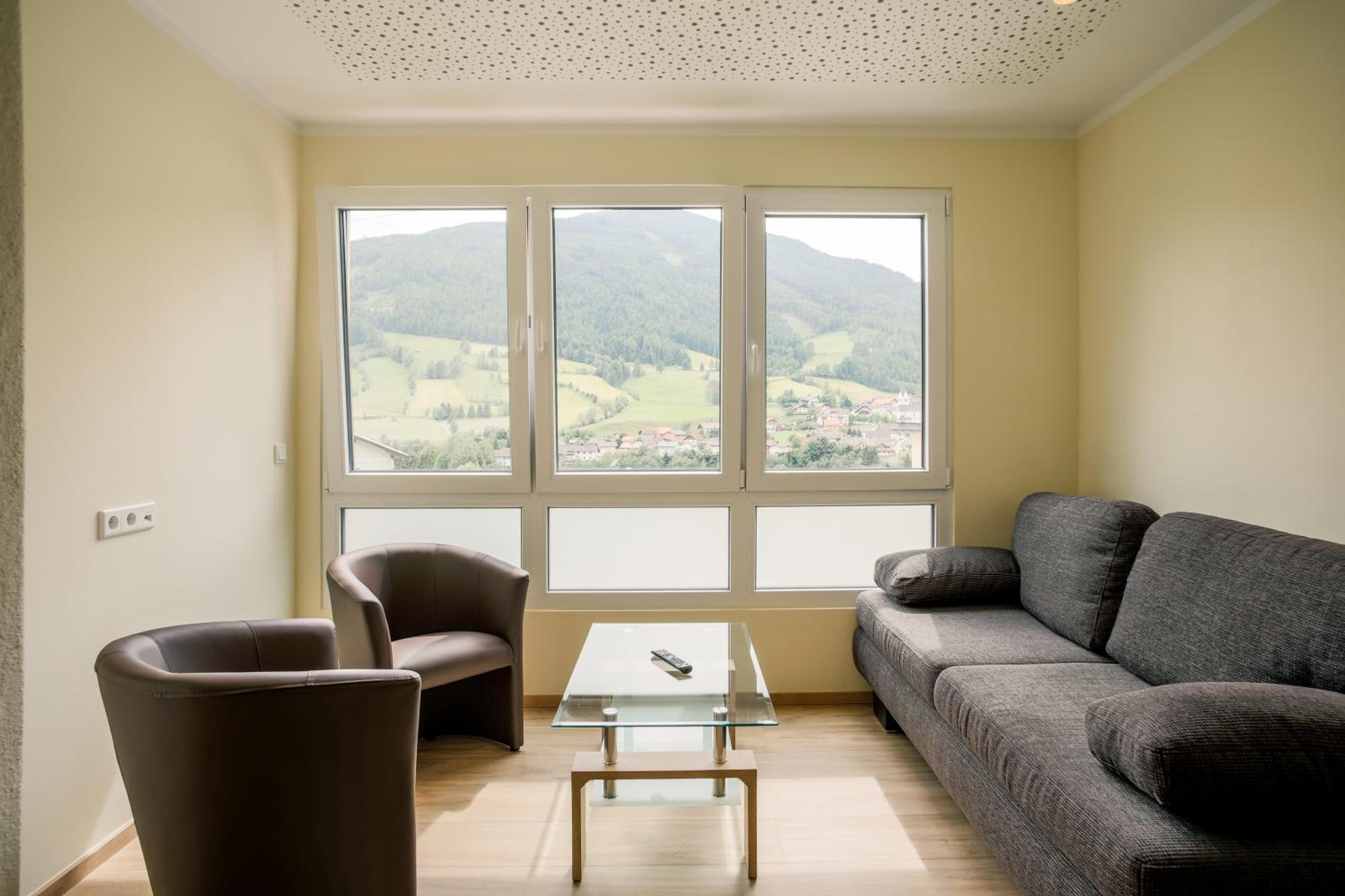 Family Room photo 3