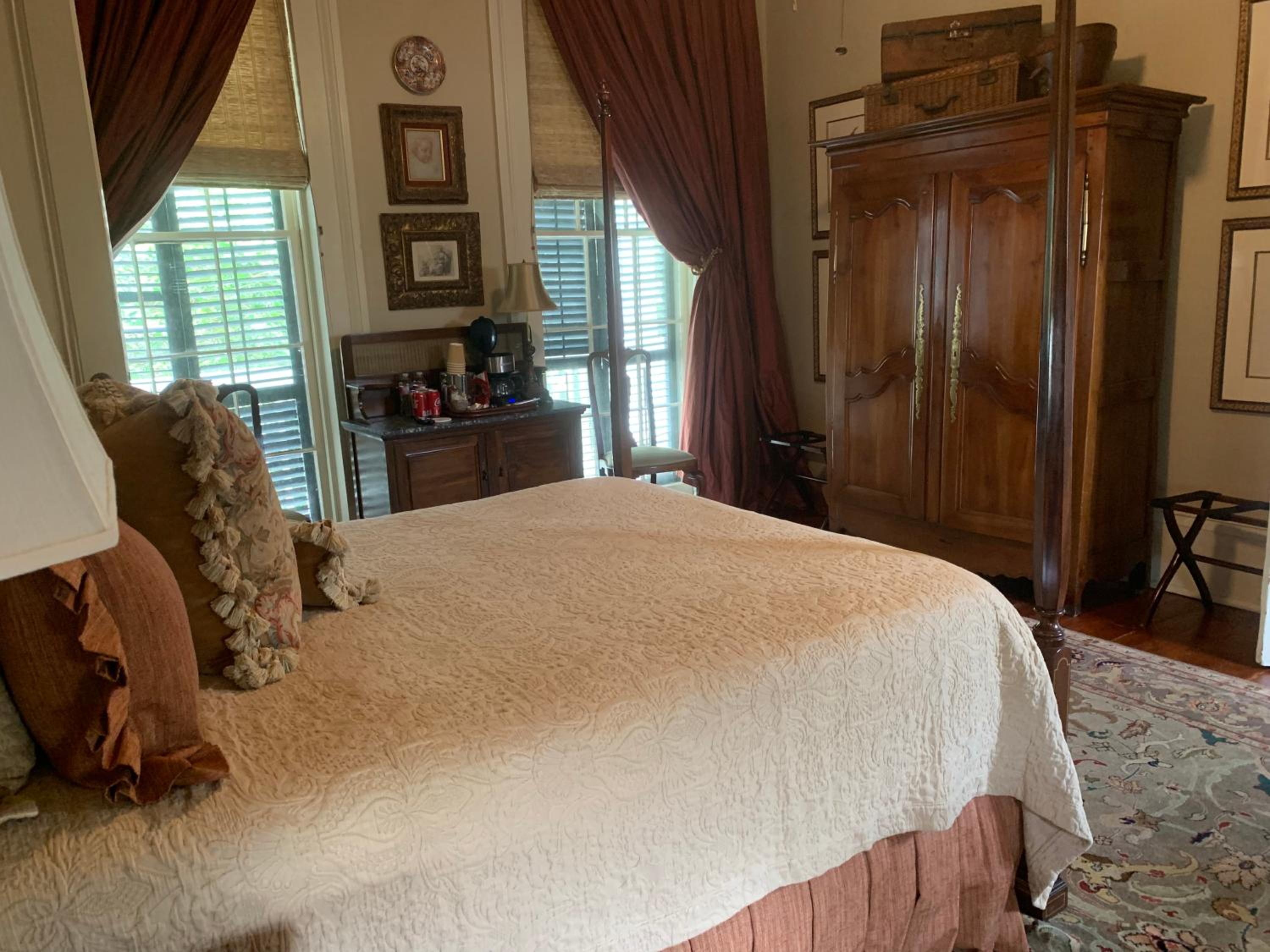 Deluxe King Suite