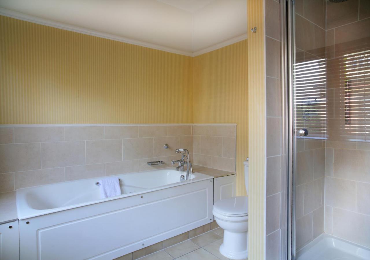 Executive King Suite - Non-Smoking - Photo 4