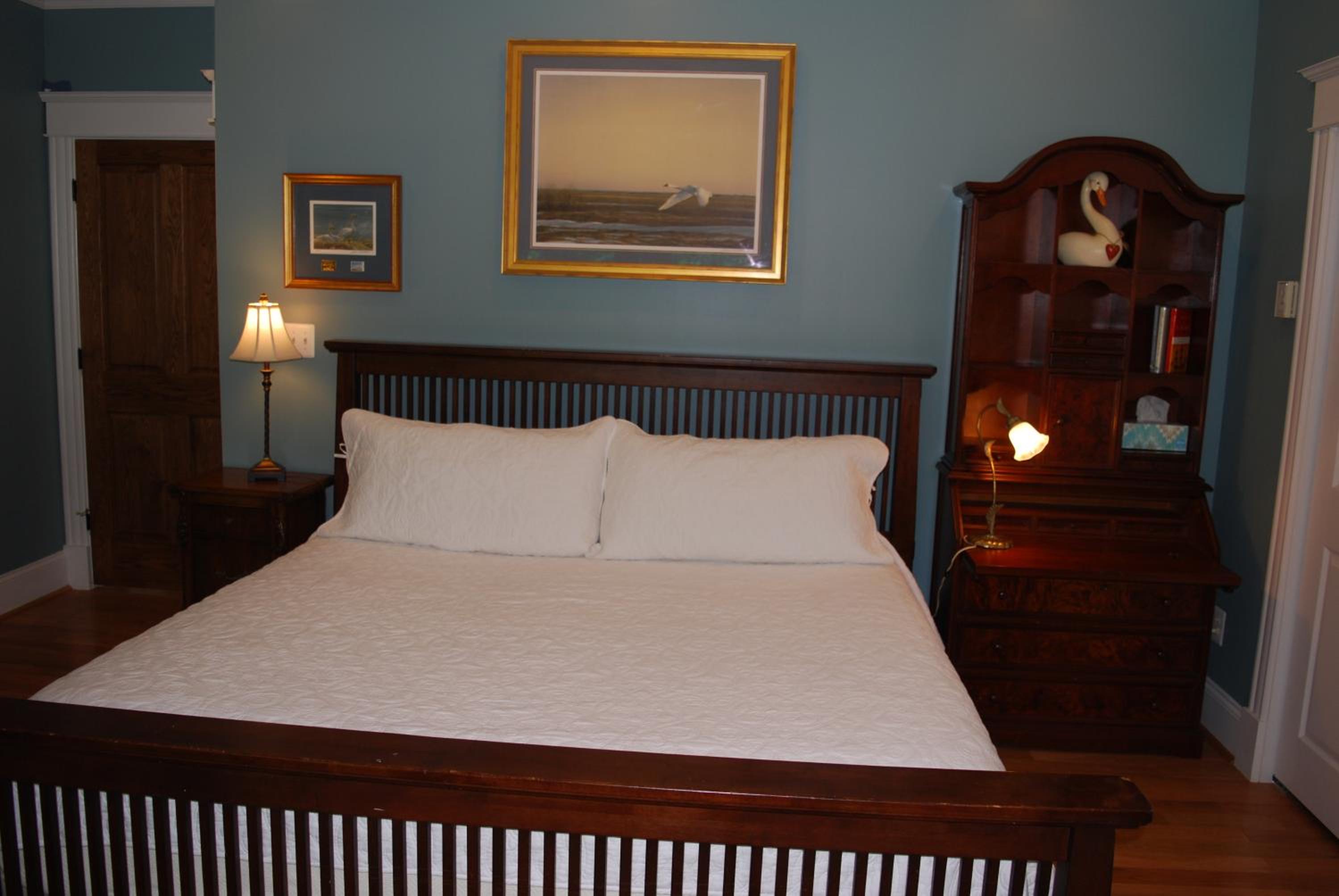 Deluxe King Room - Photo 7