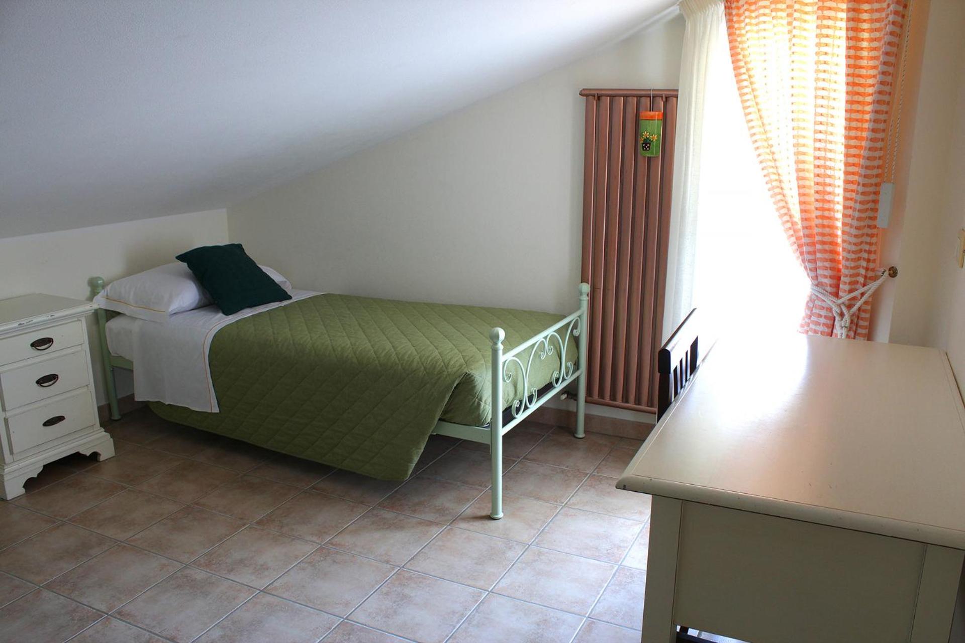 Comfort Family Room photo 3