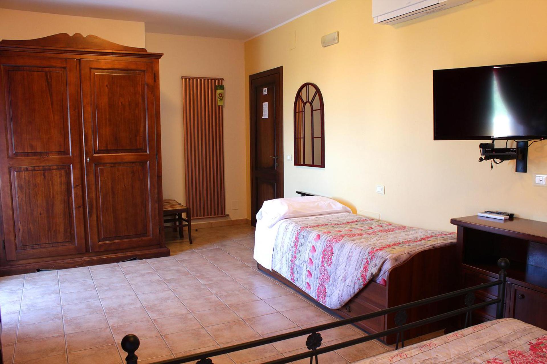 Superior Triple Room photo 3