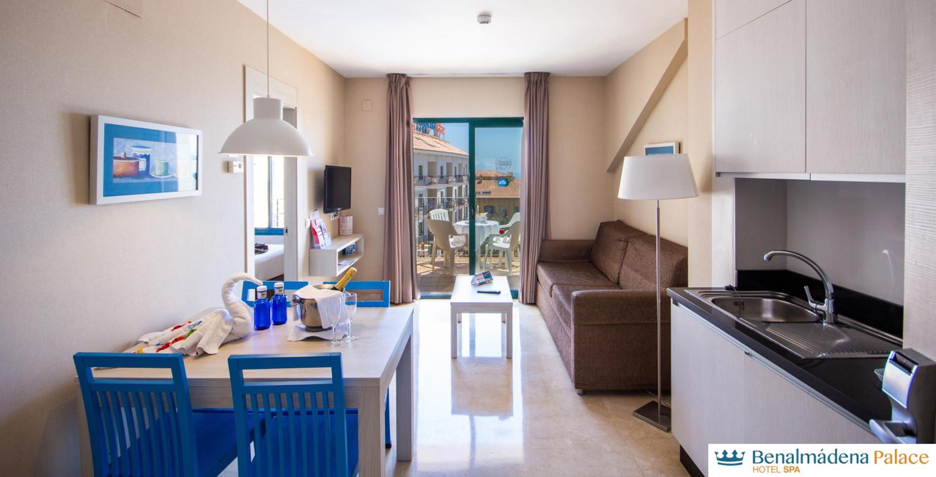 Apartment With Pool View  - Photo 5