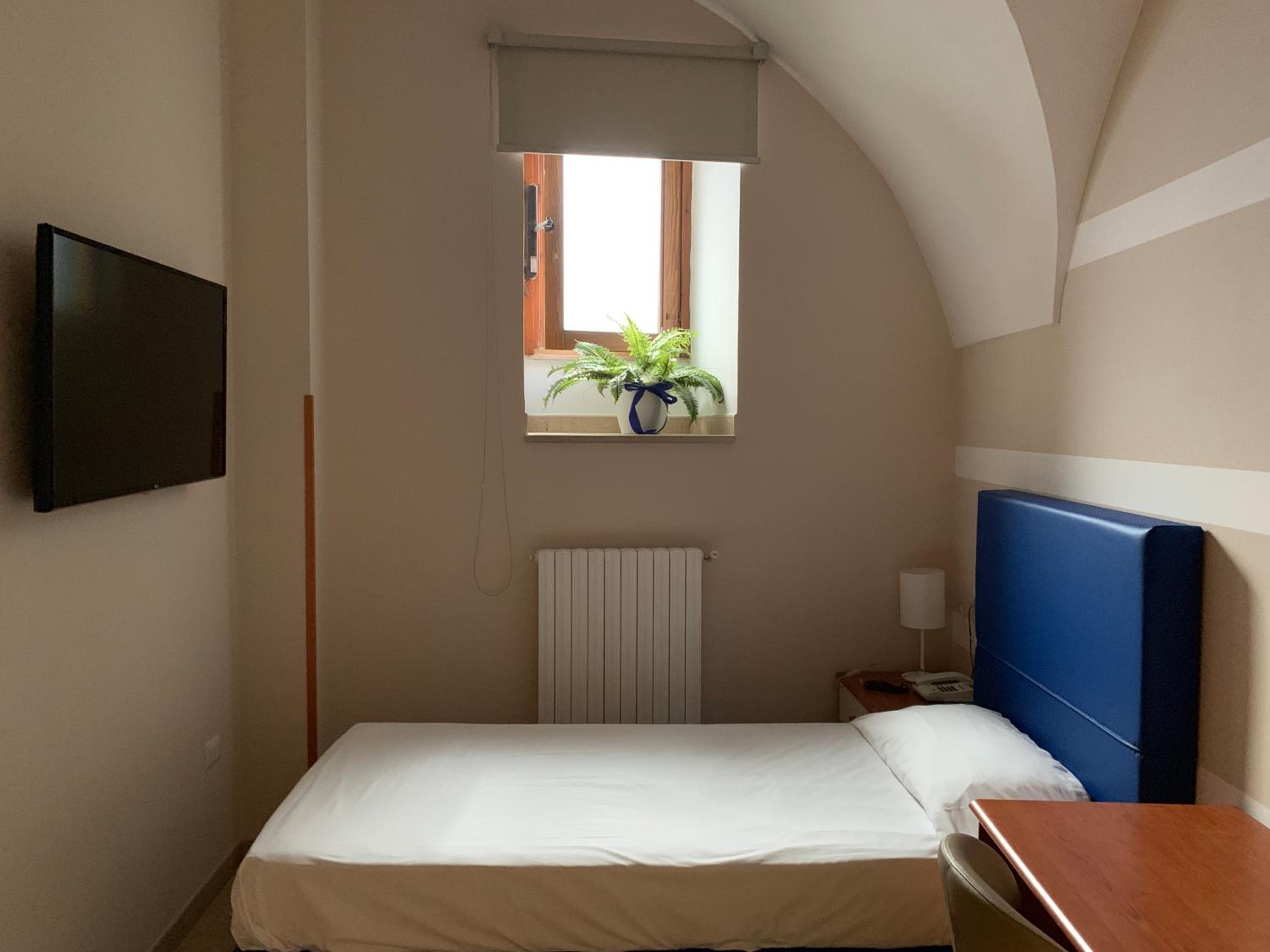 Single Room photo 3