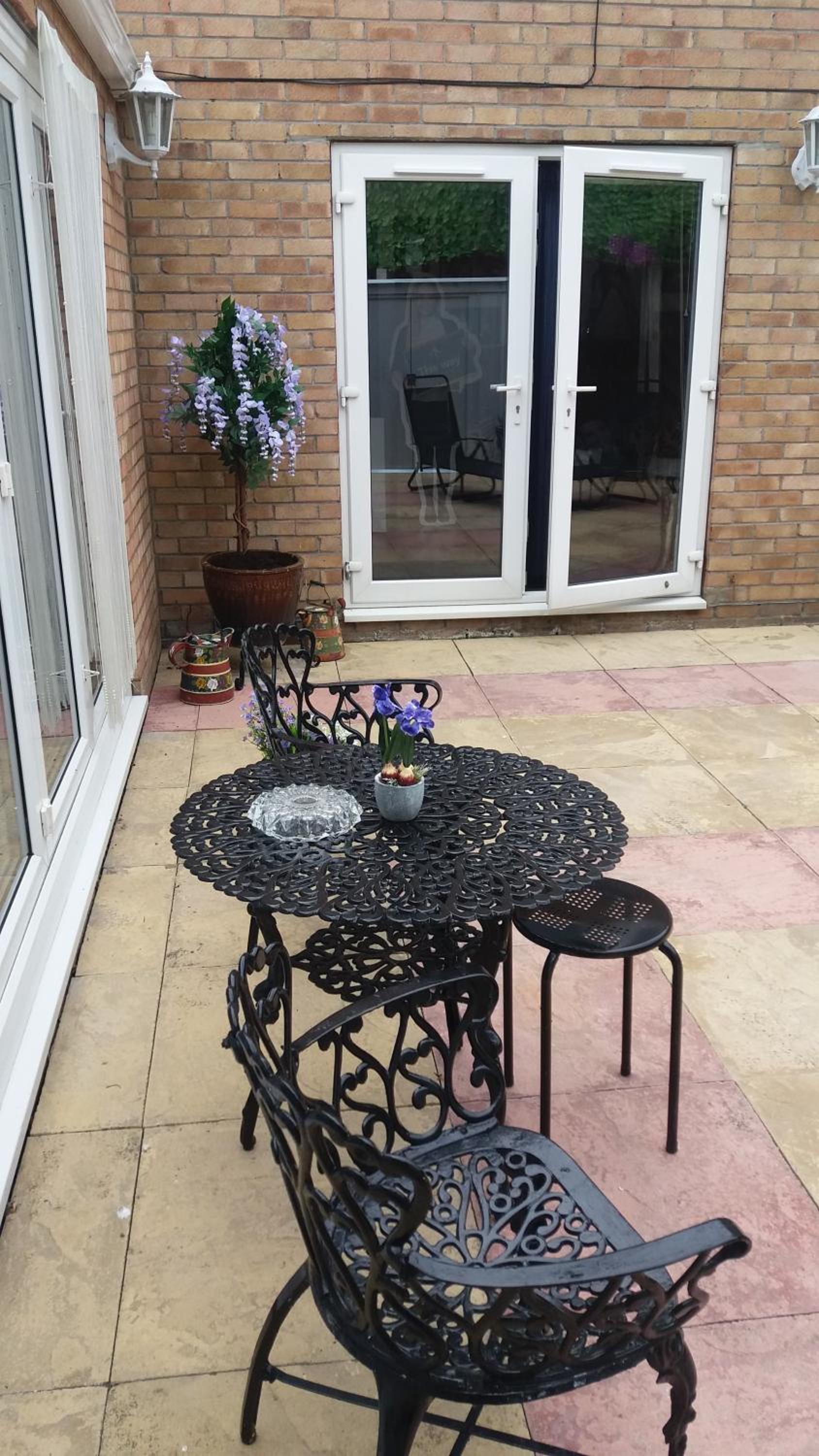 One-Bedroom Apartment photo 3