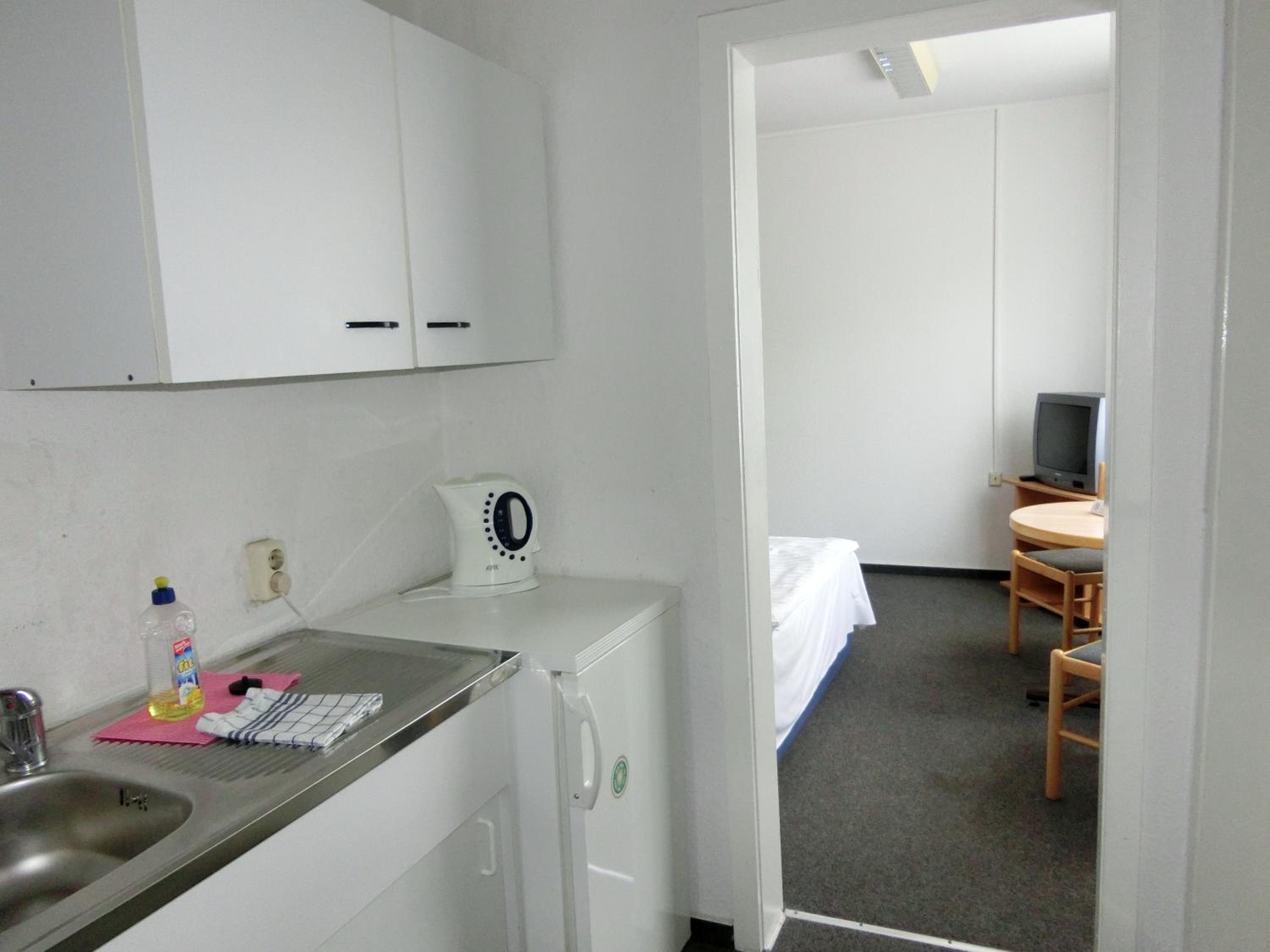 Twin Room With Shared Bathroom photo 2