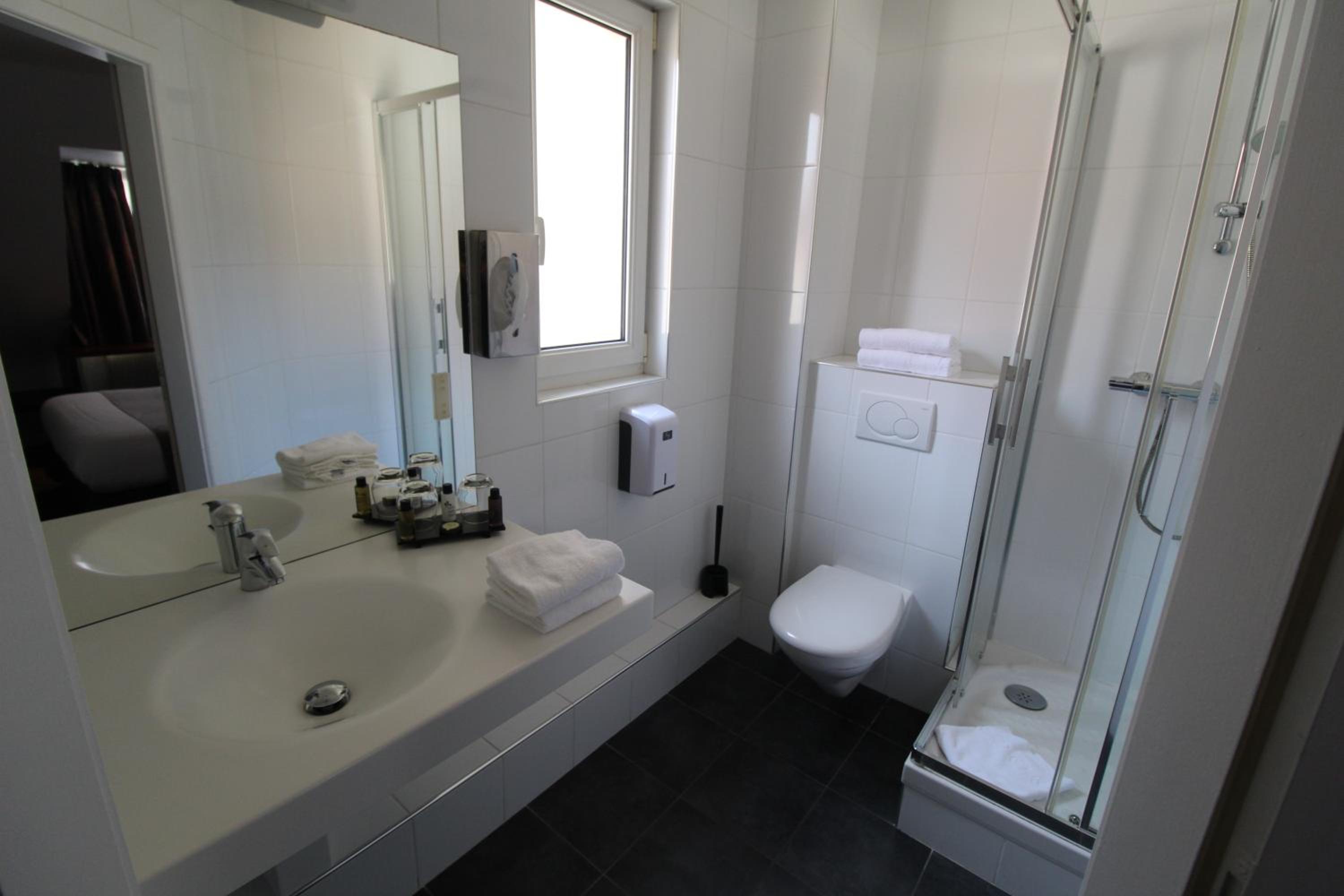 Double Room with Shower photo 3