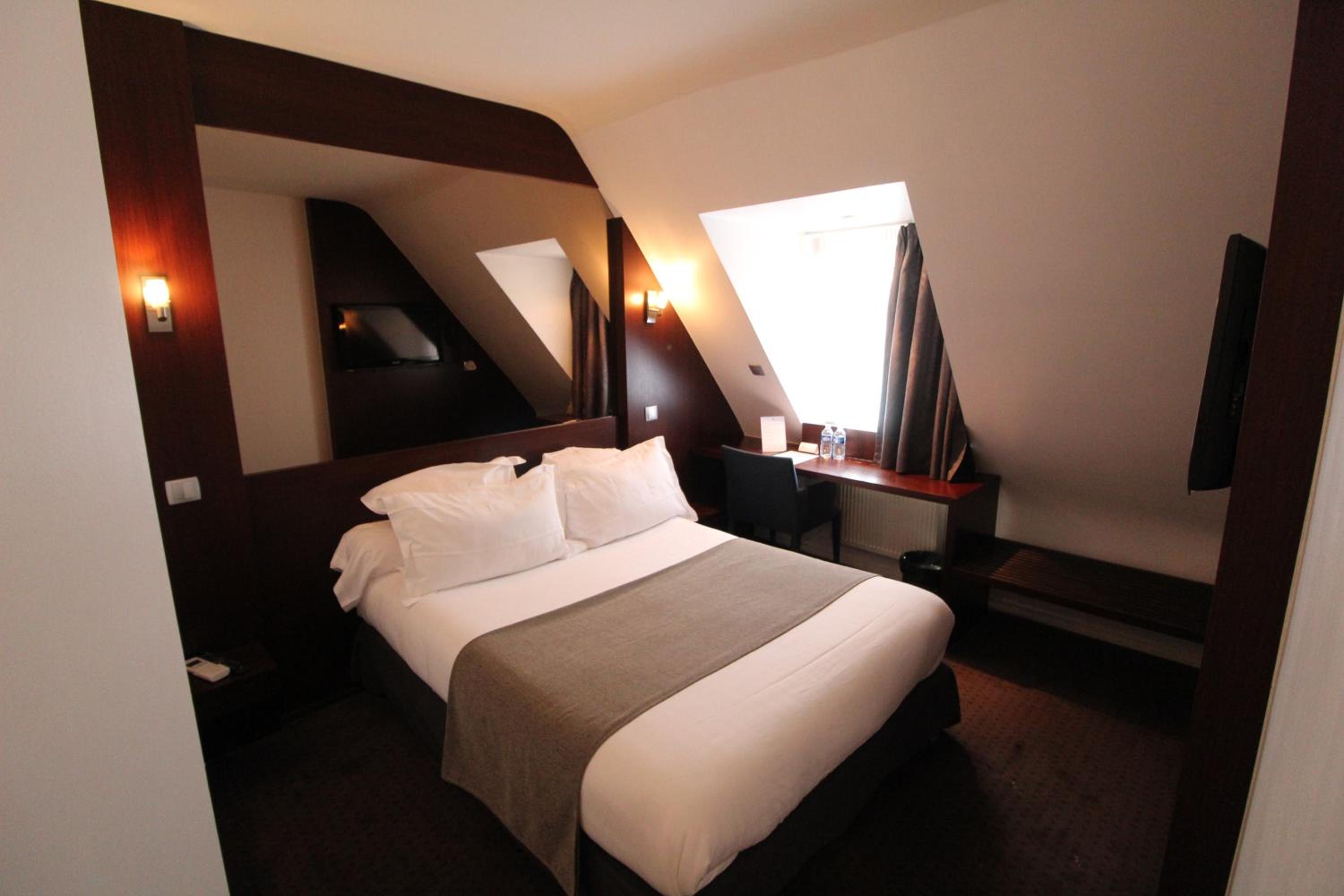 Double Room with Shower photo 1