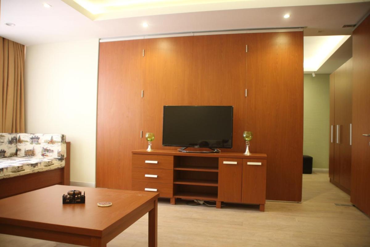 Studio (5 Adults) photo 3