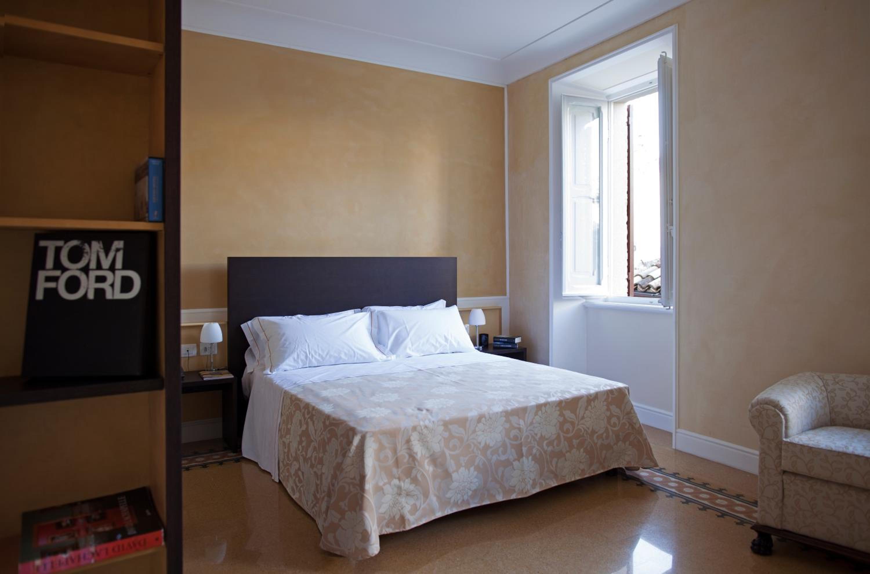 Double Room - Photo 4