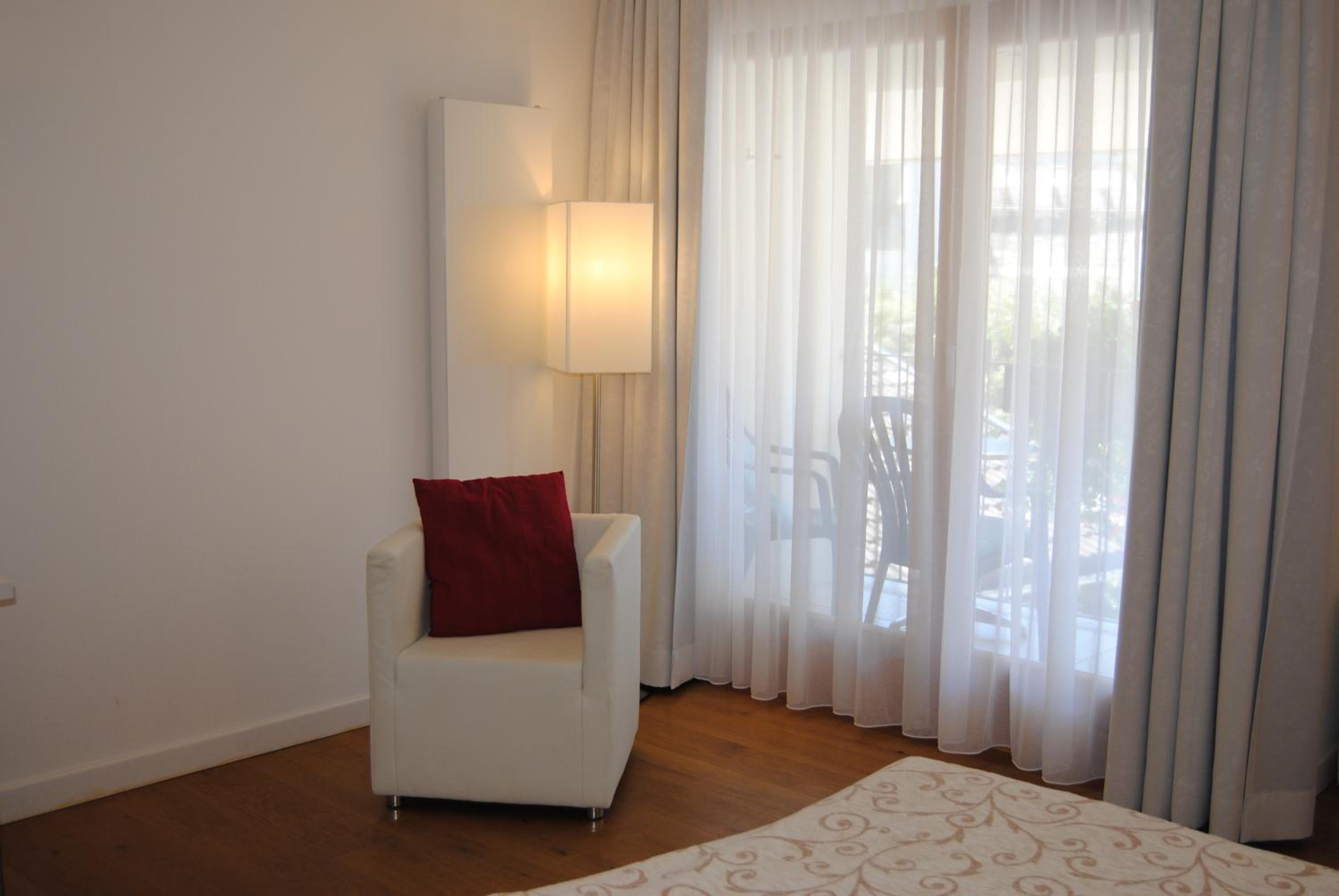 Double Room - Photo 5