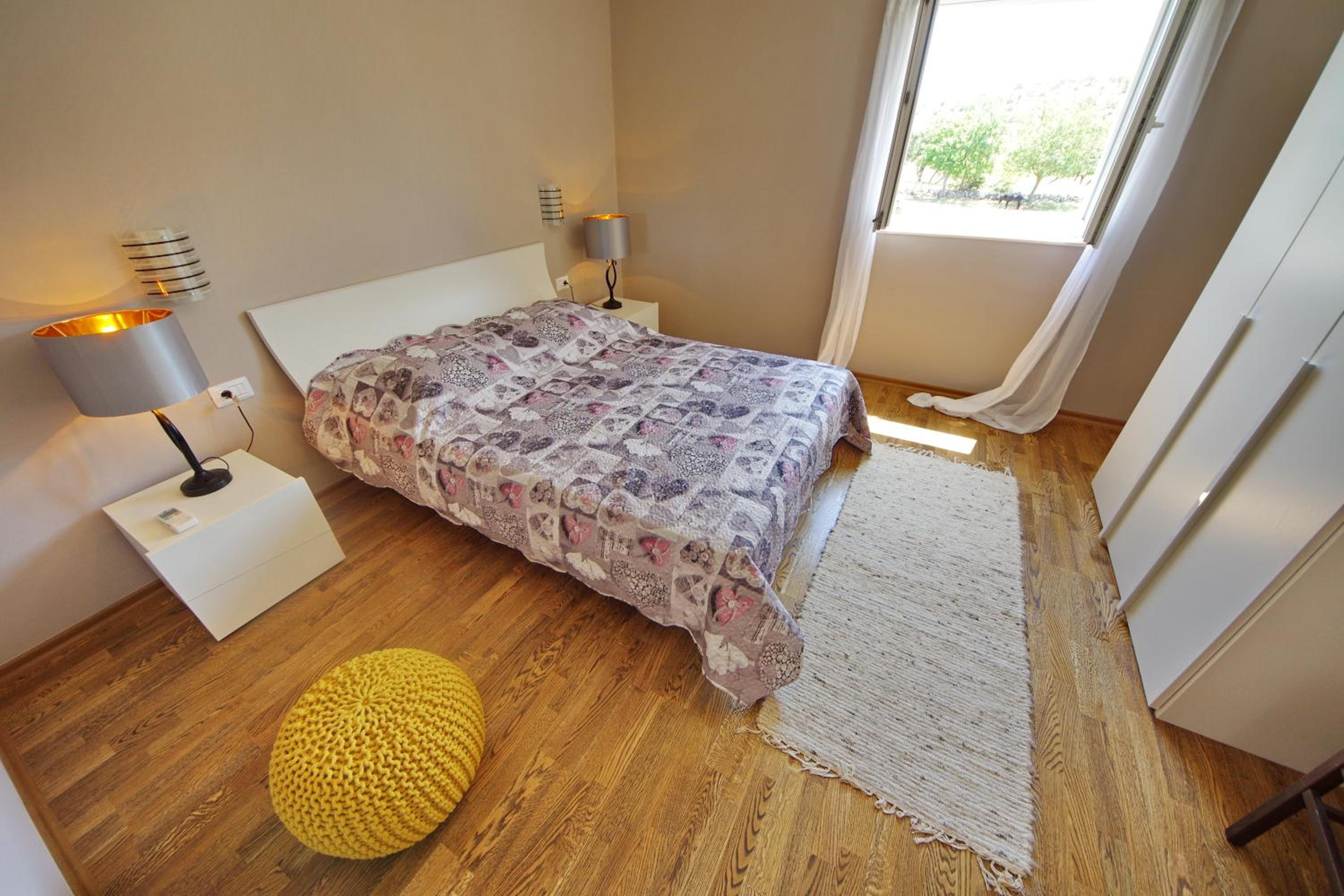 Apartment with Garden View