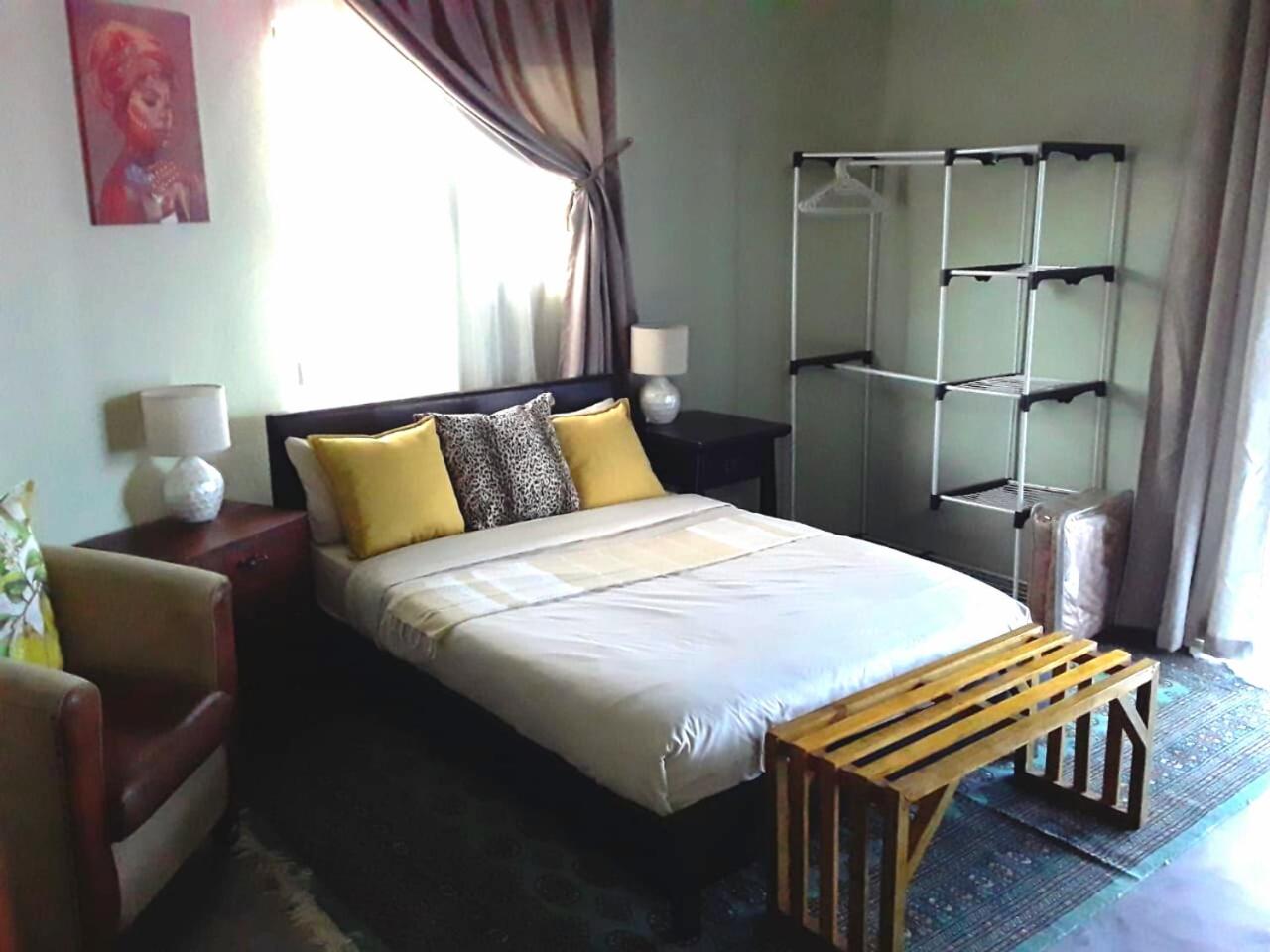 Deluxe Double Room with Side Sea View - Photo 13