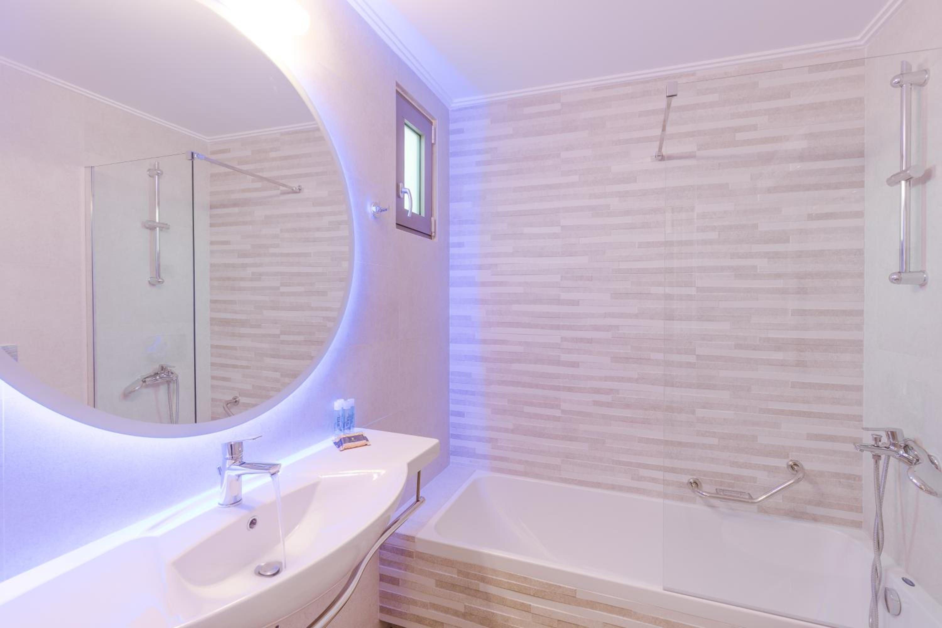 Junior Suite with Garden View - Photo 8