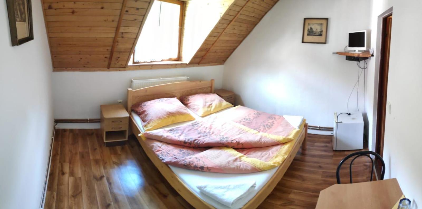 Double Room With Private Bathroom photo 1