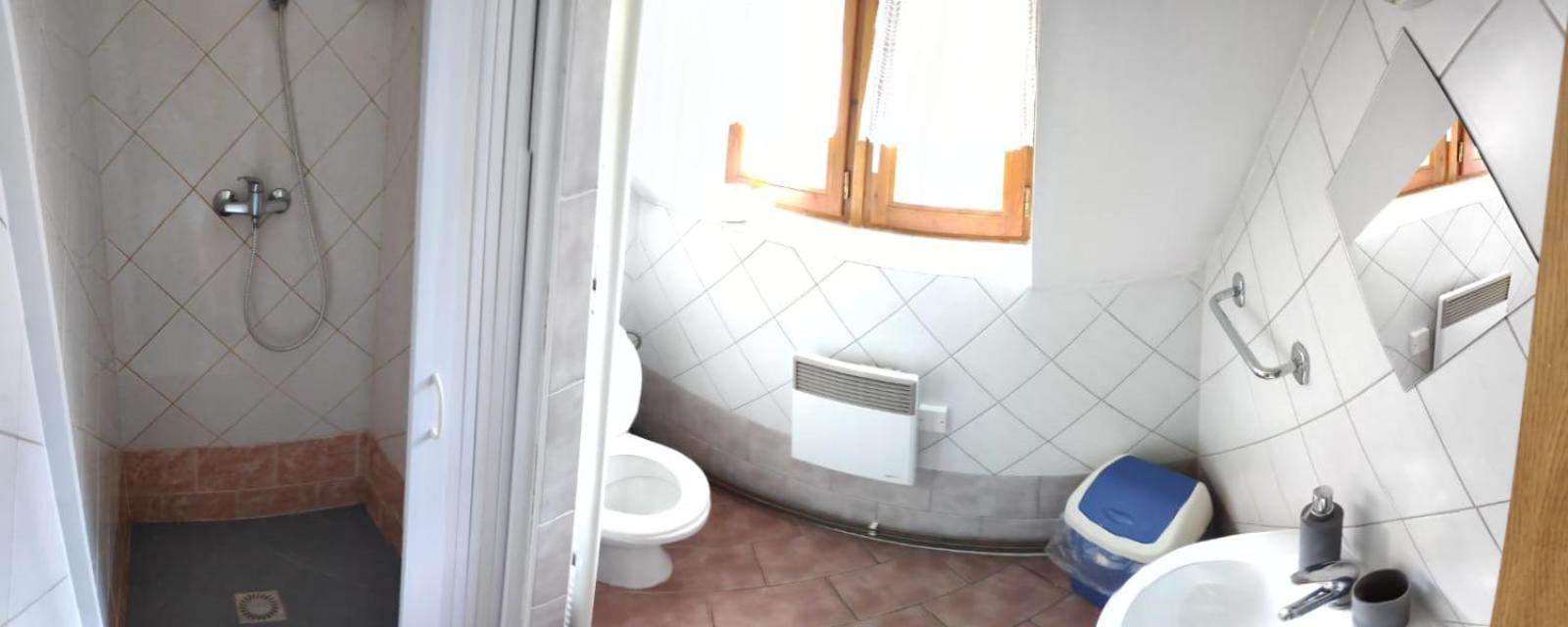 Triple Room With Private Bathroom photo 2