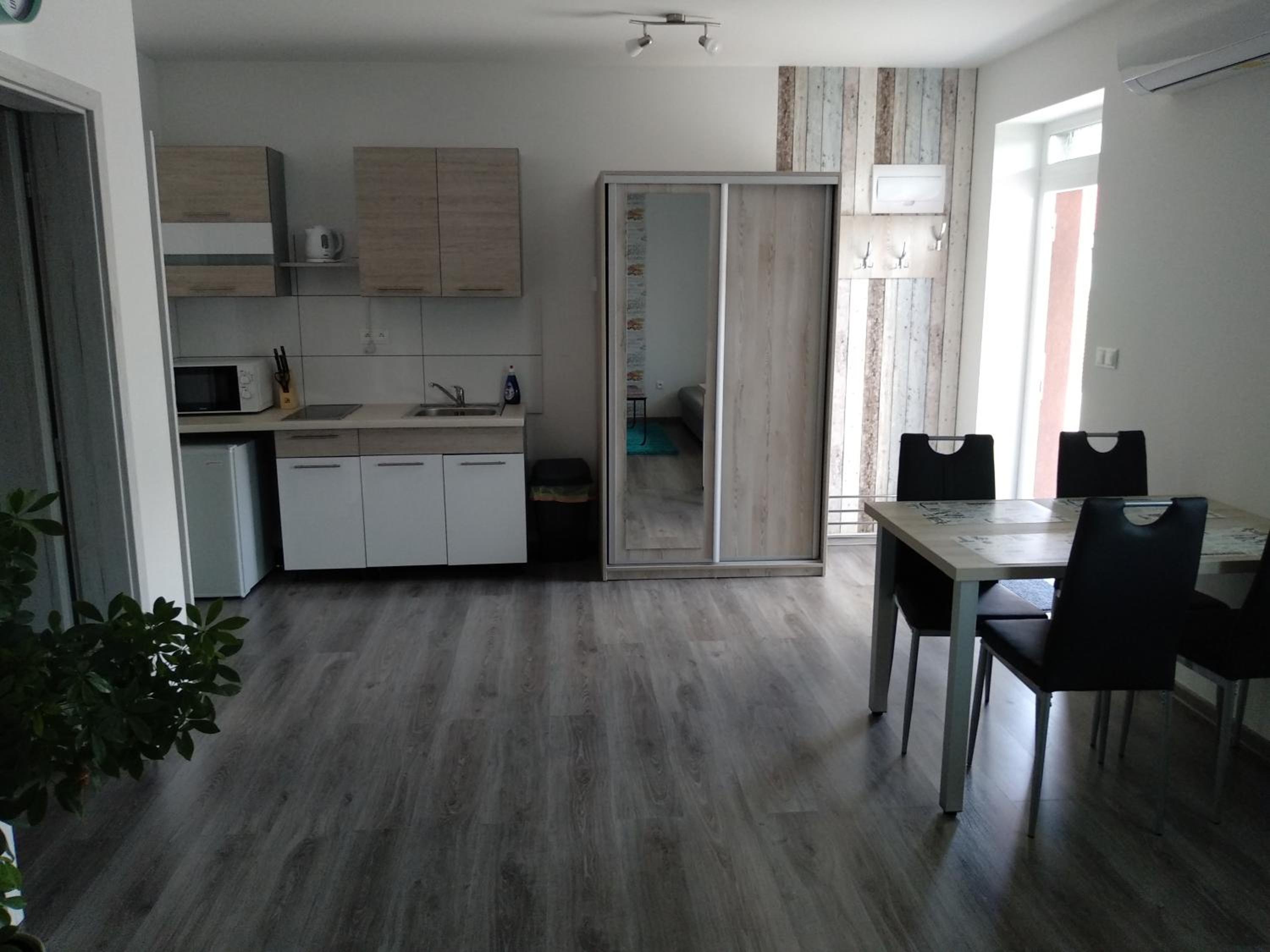 Apartment - Ground Floor photo 2