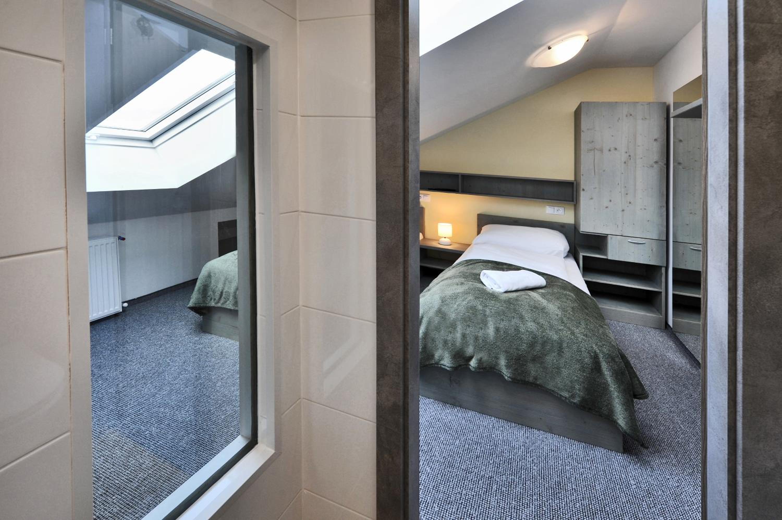 Economy Double or Twin Room - Photo 6