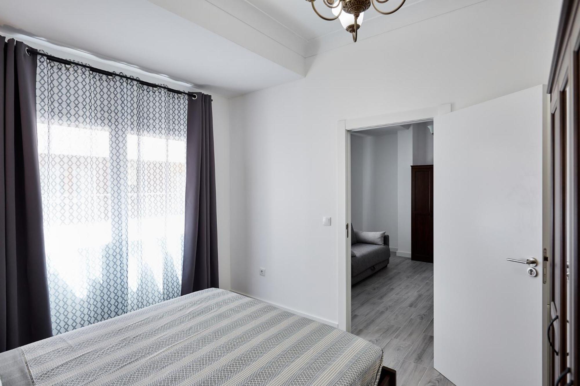 Family Room - Photo 32