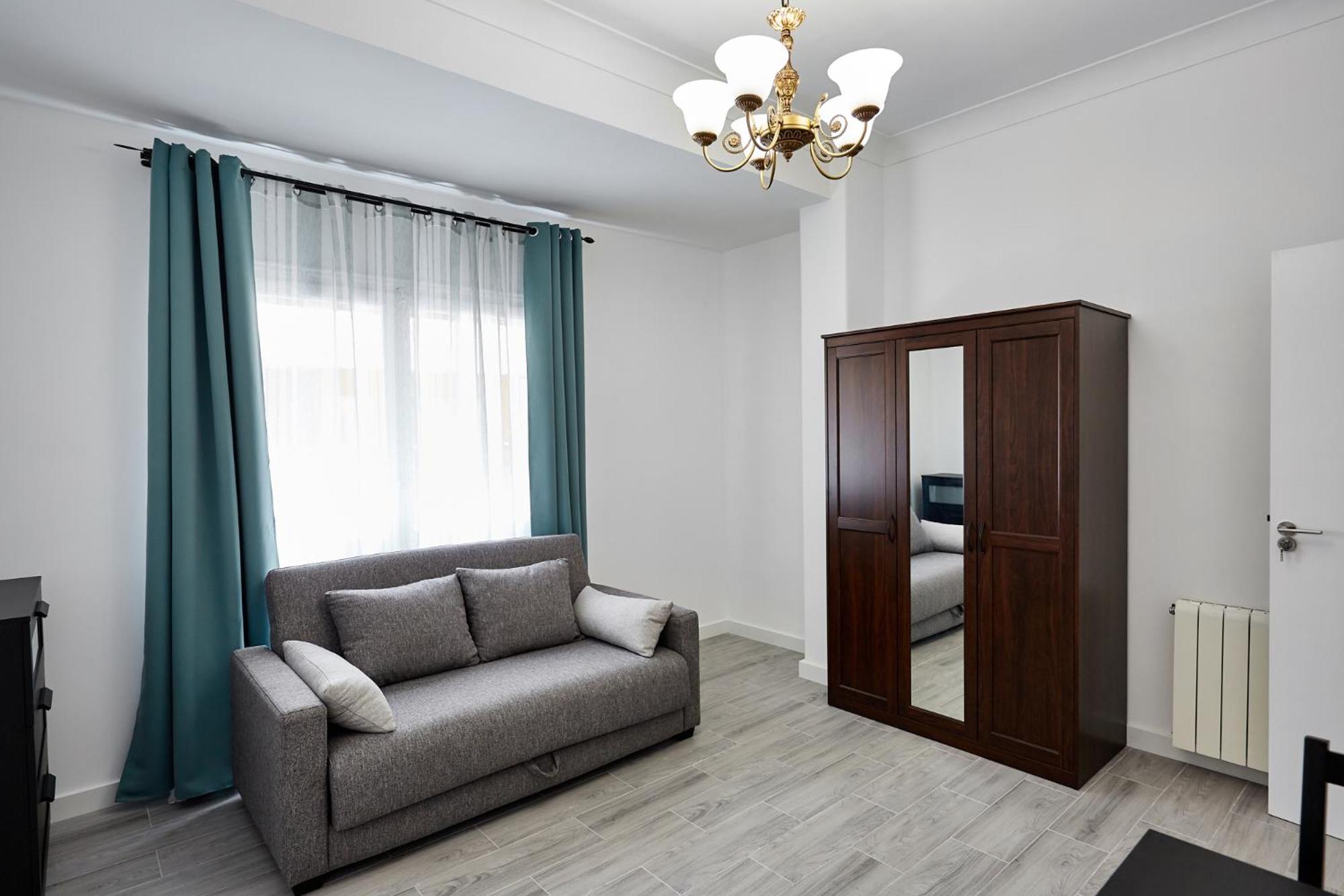 Family Room - Photo 22