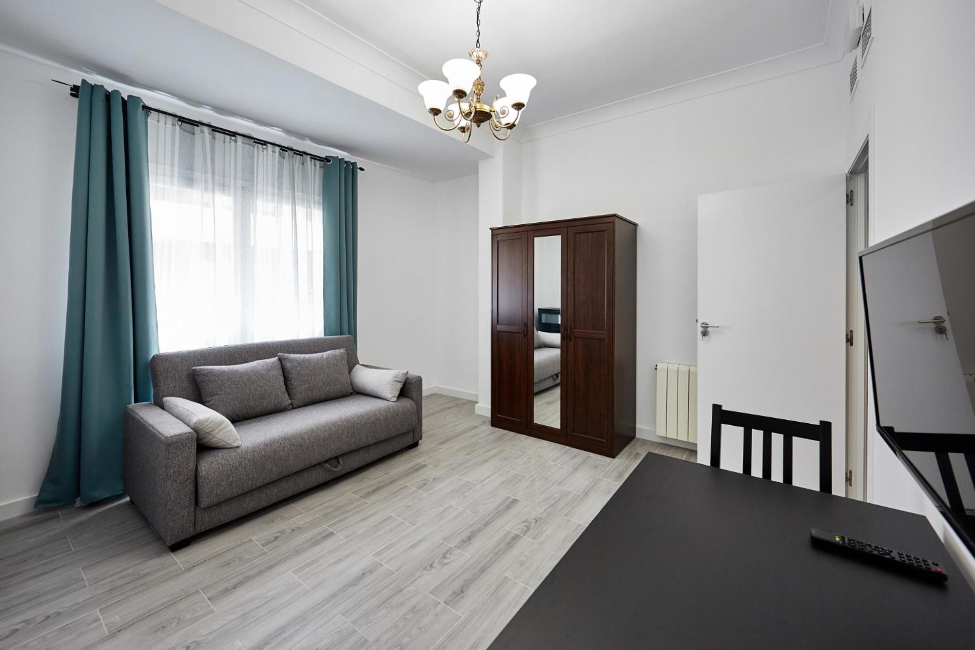 Family Room - Photo 34