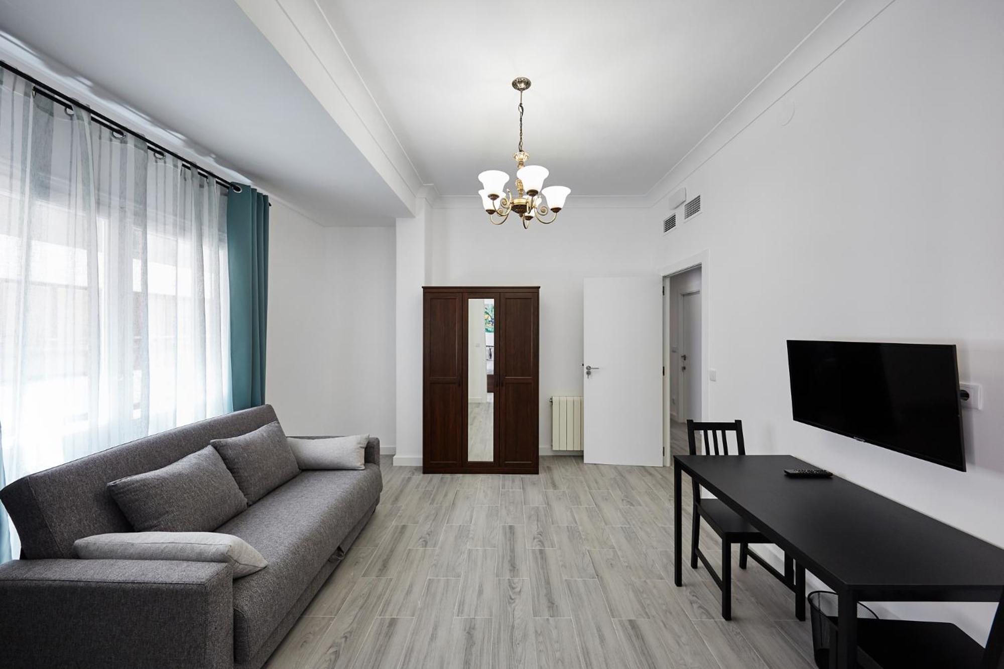 Family Room - Photo 35