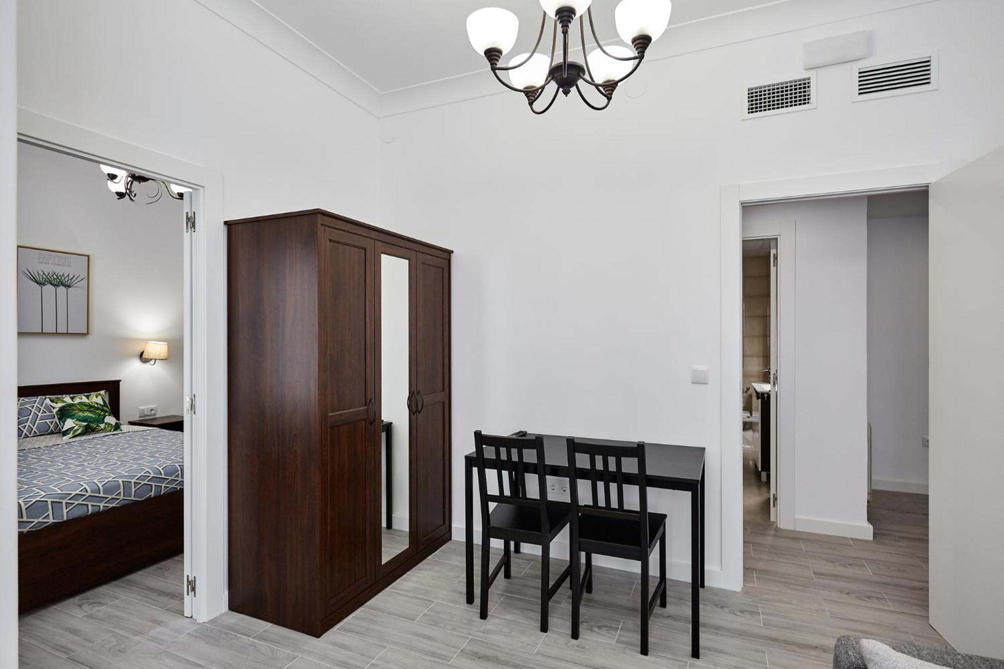 Family Room - Photo 15