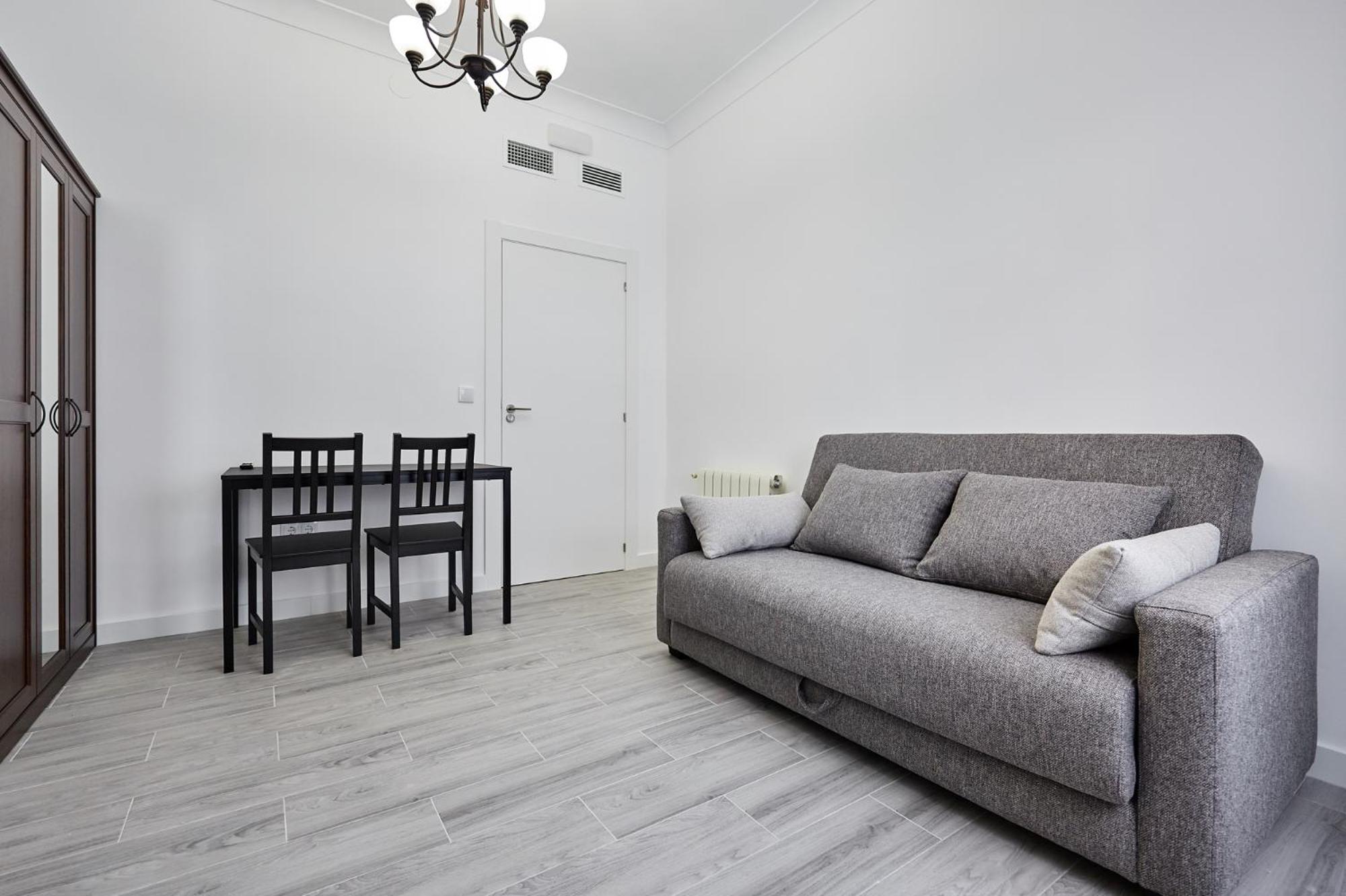 Family Room - Photo 18