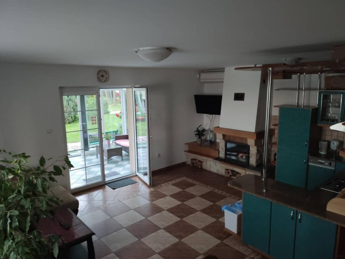 Three-Bedroom House photo 3