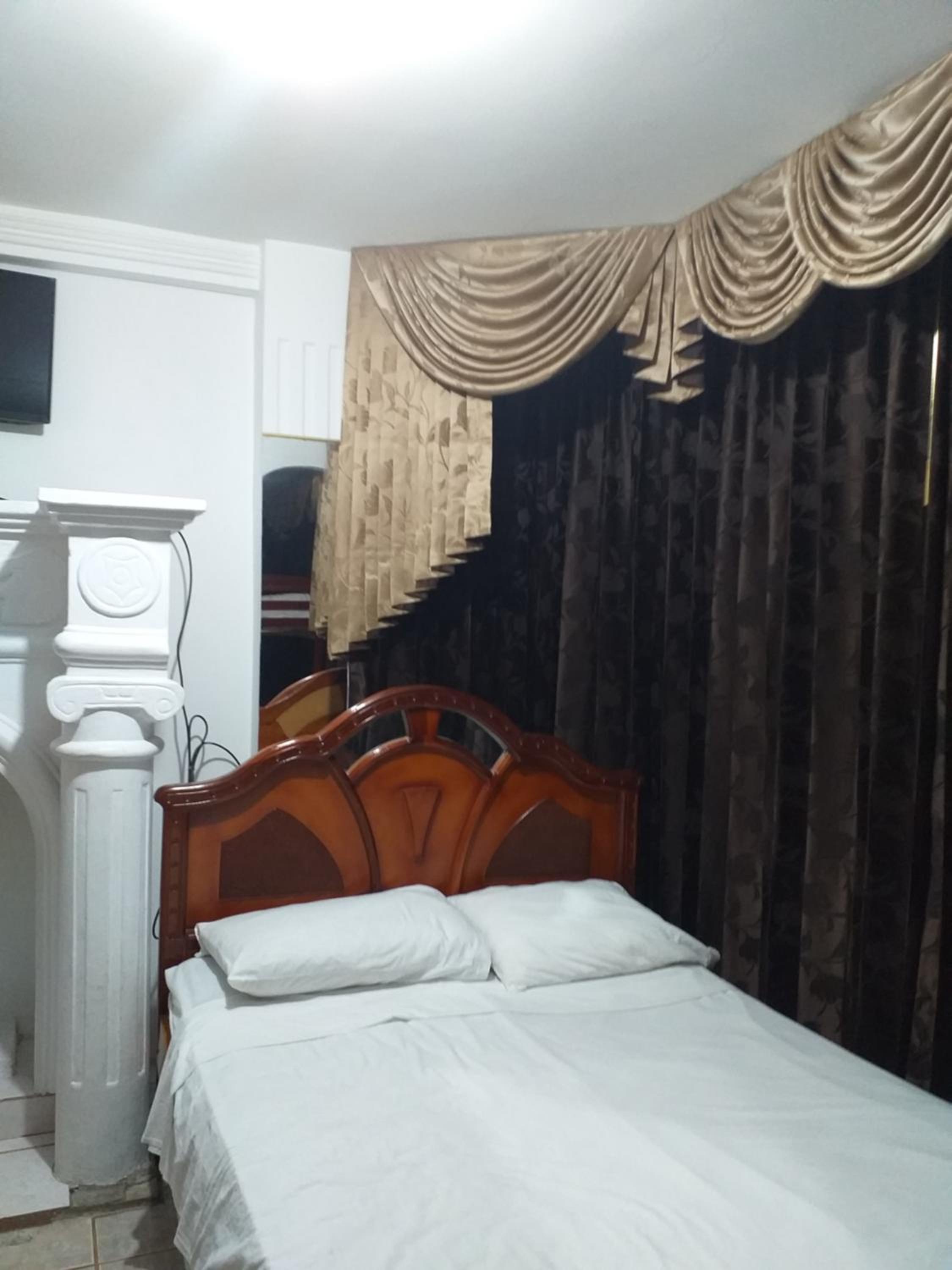 Family Room with Street View photo 1