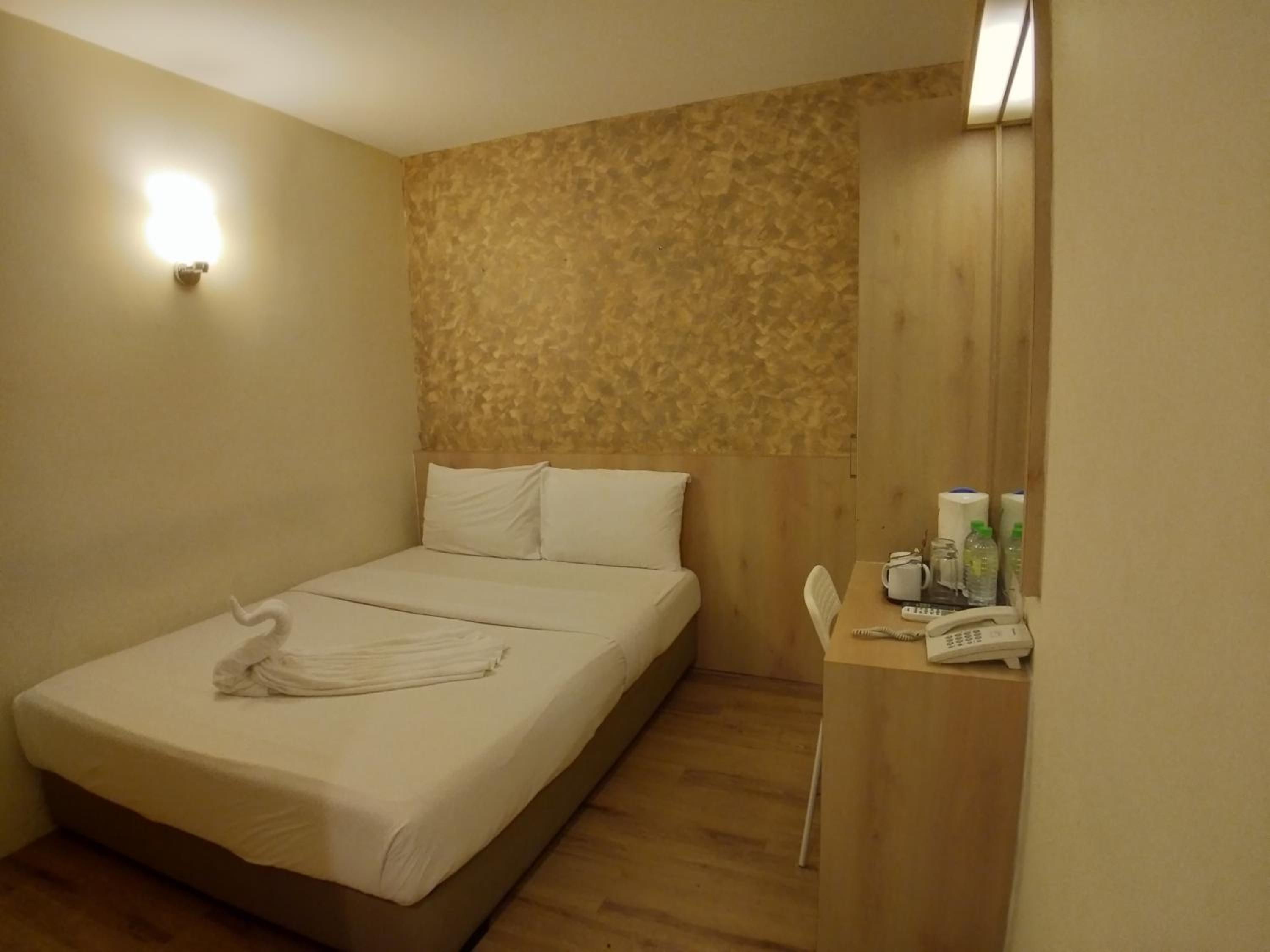 Superior Queen Room (no window)