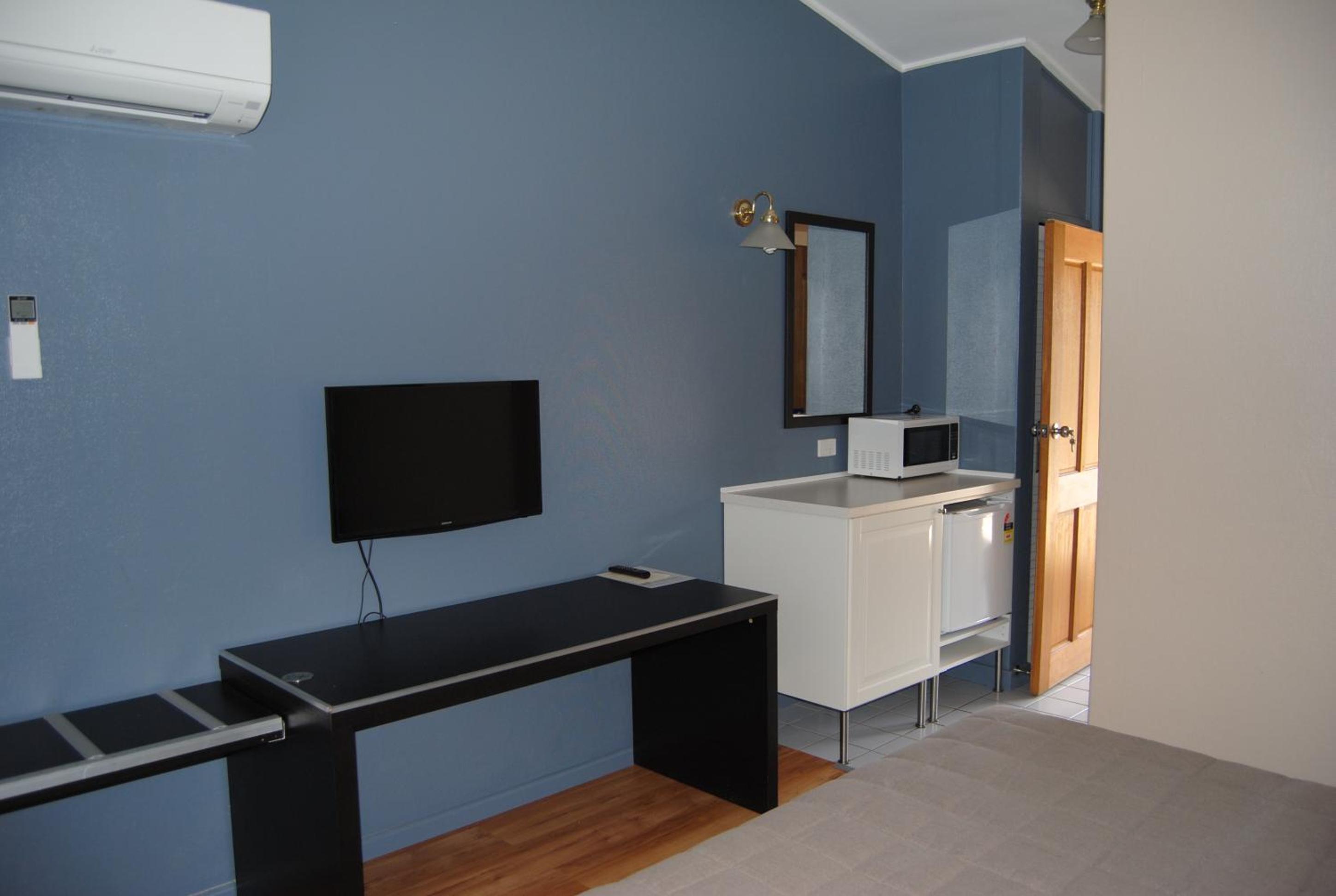 Standard Queen Room photo 3