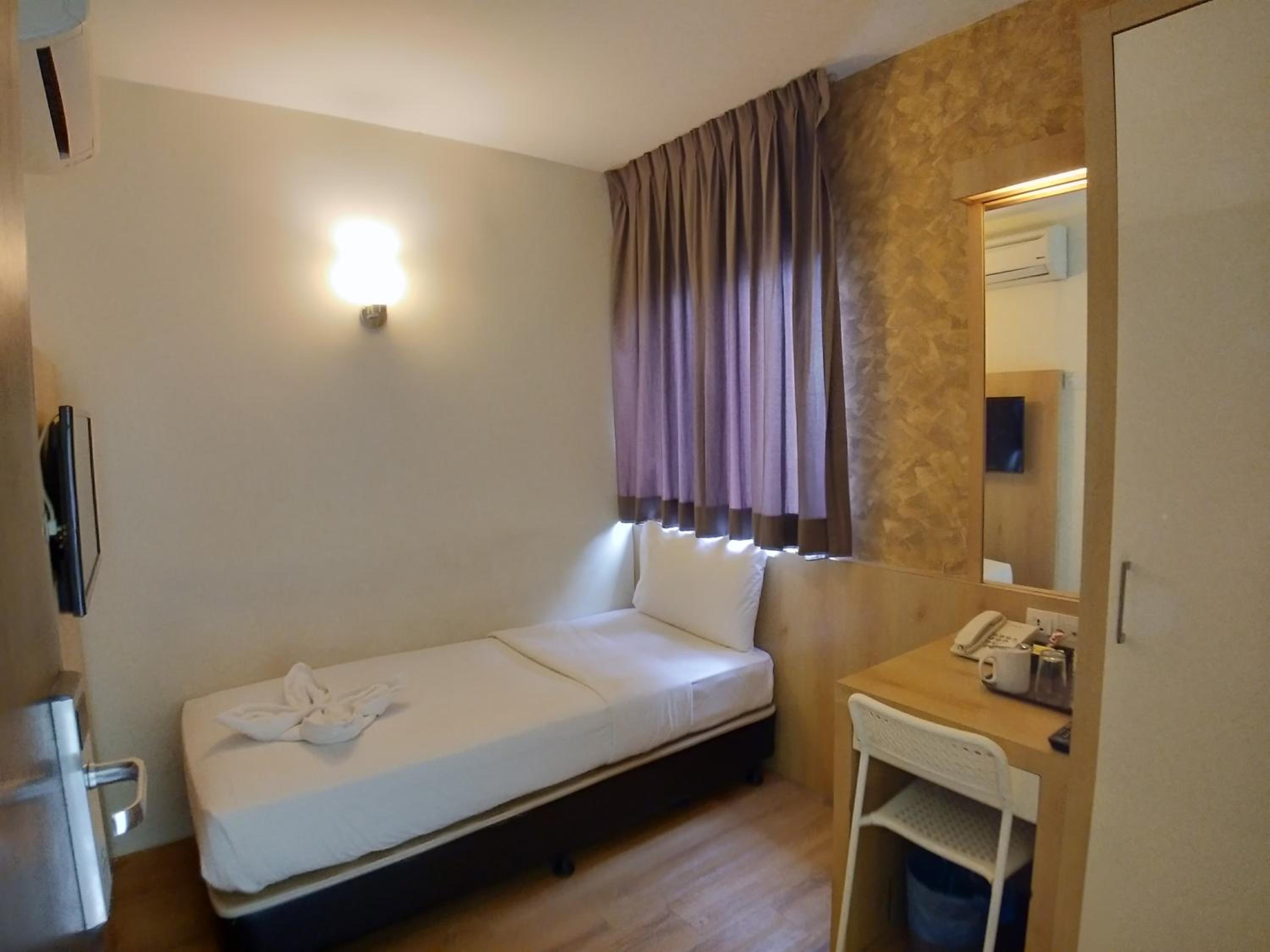 Deluxe Single Room (no window)